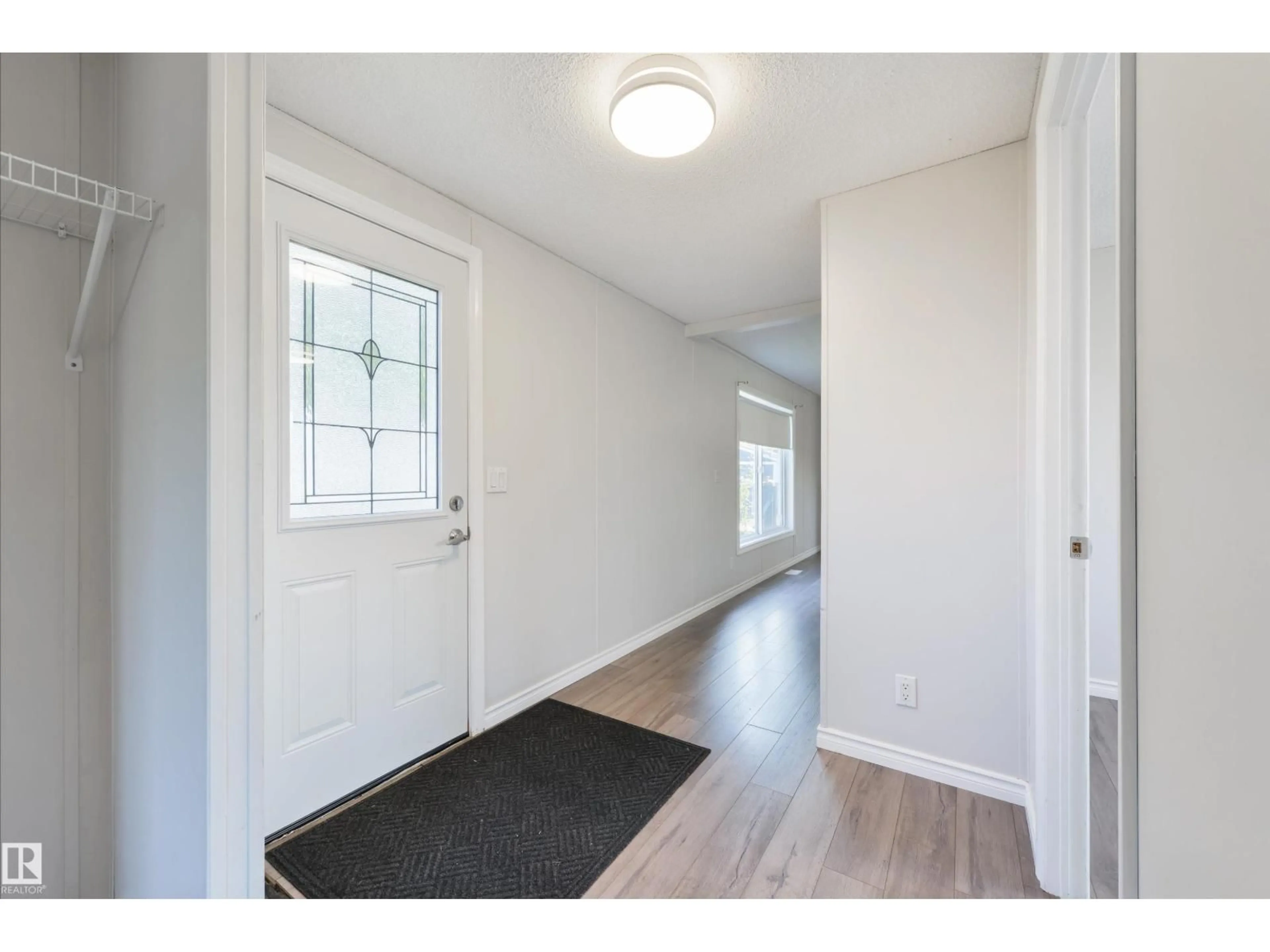 Indoor entryway for 678 53222 RGE RD 272, Rural Parkland County Alberta T7X3P8