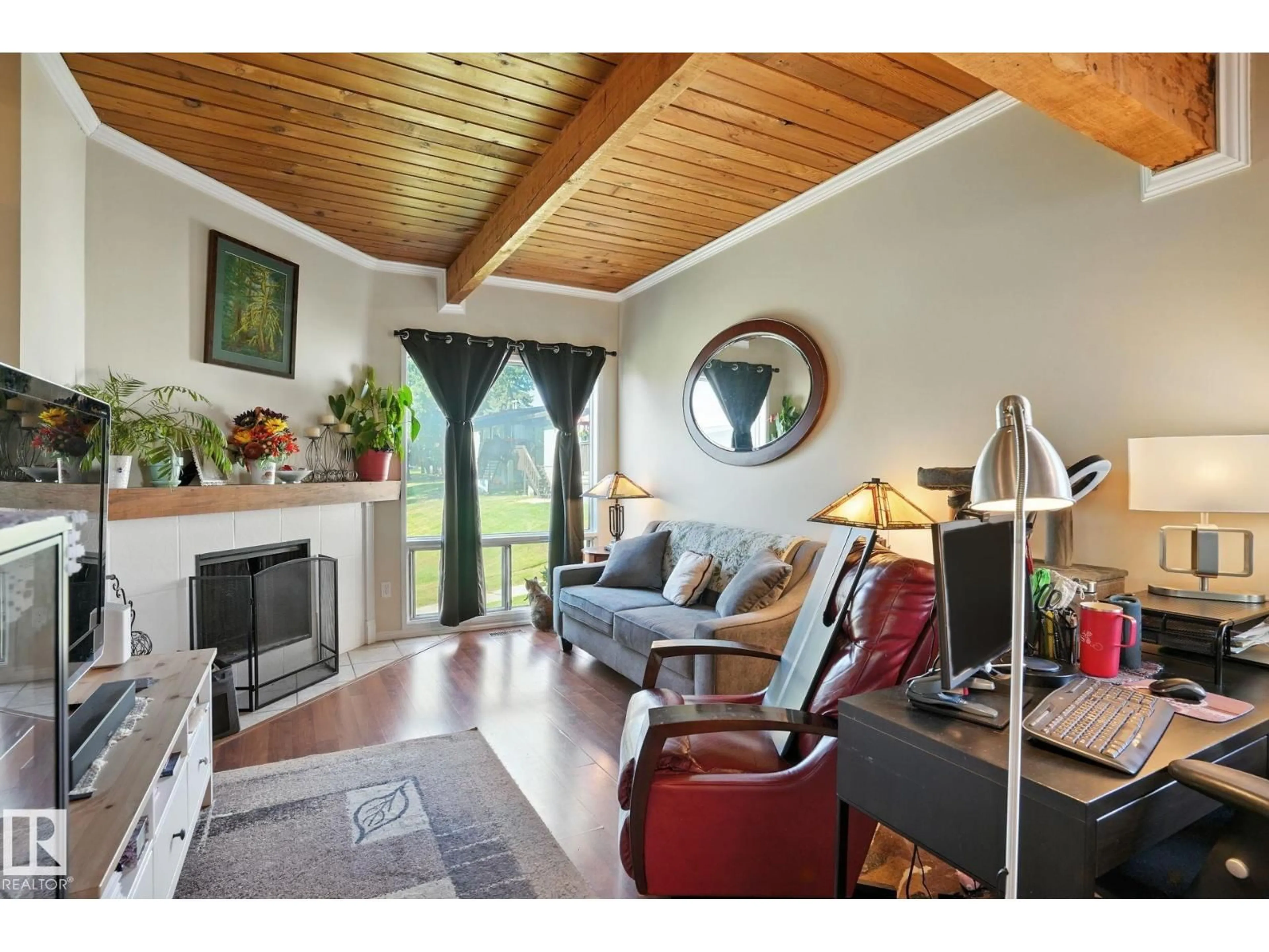 Living room with furniture, wood/laminate floor for 480 LEE RIDGE RD, Edmonton Alberta T6K2K3