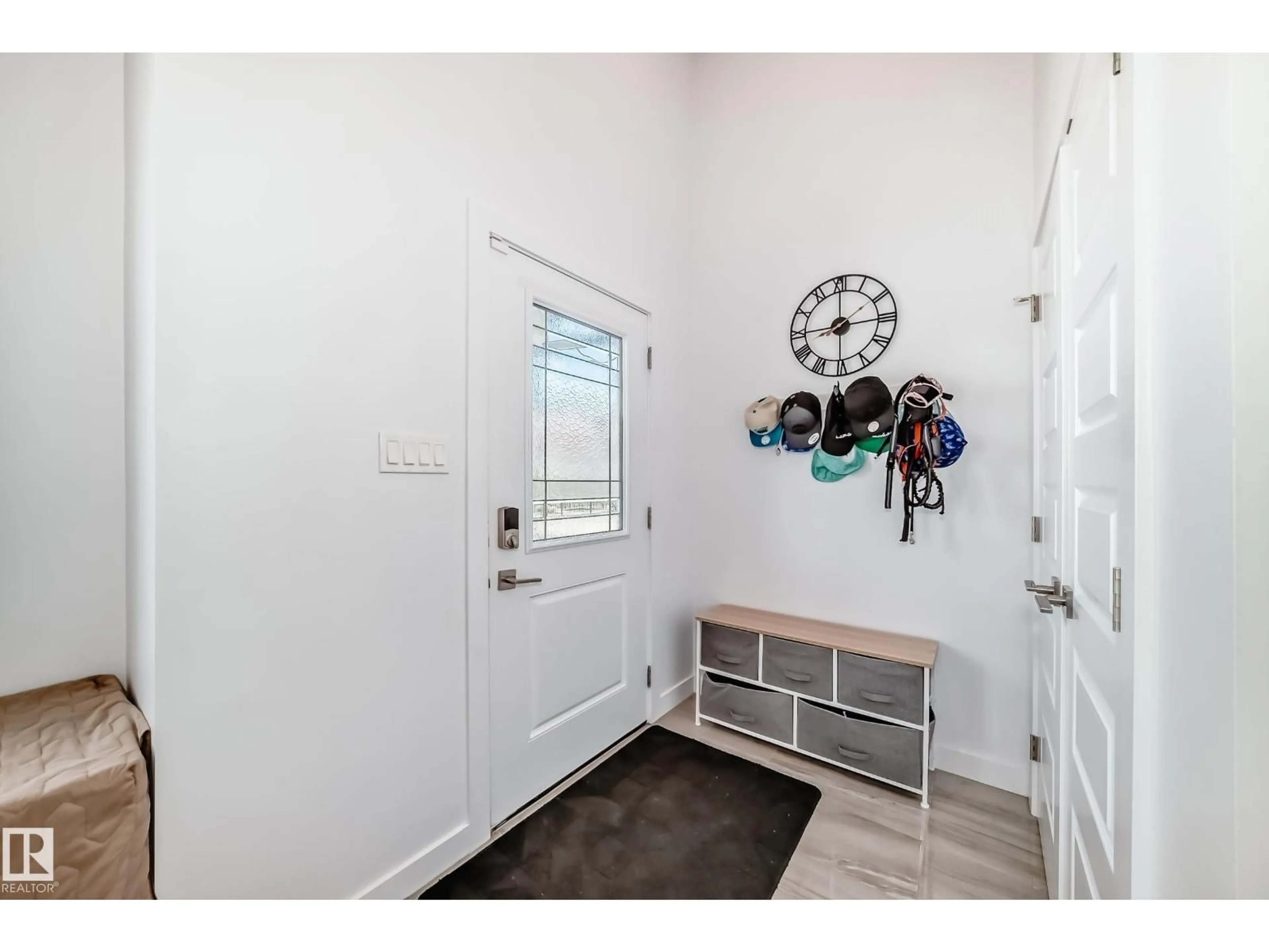 Indoor entryway for NW - 17728 58 ST, Edmonton Alberta T5Y3W8
