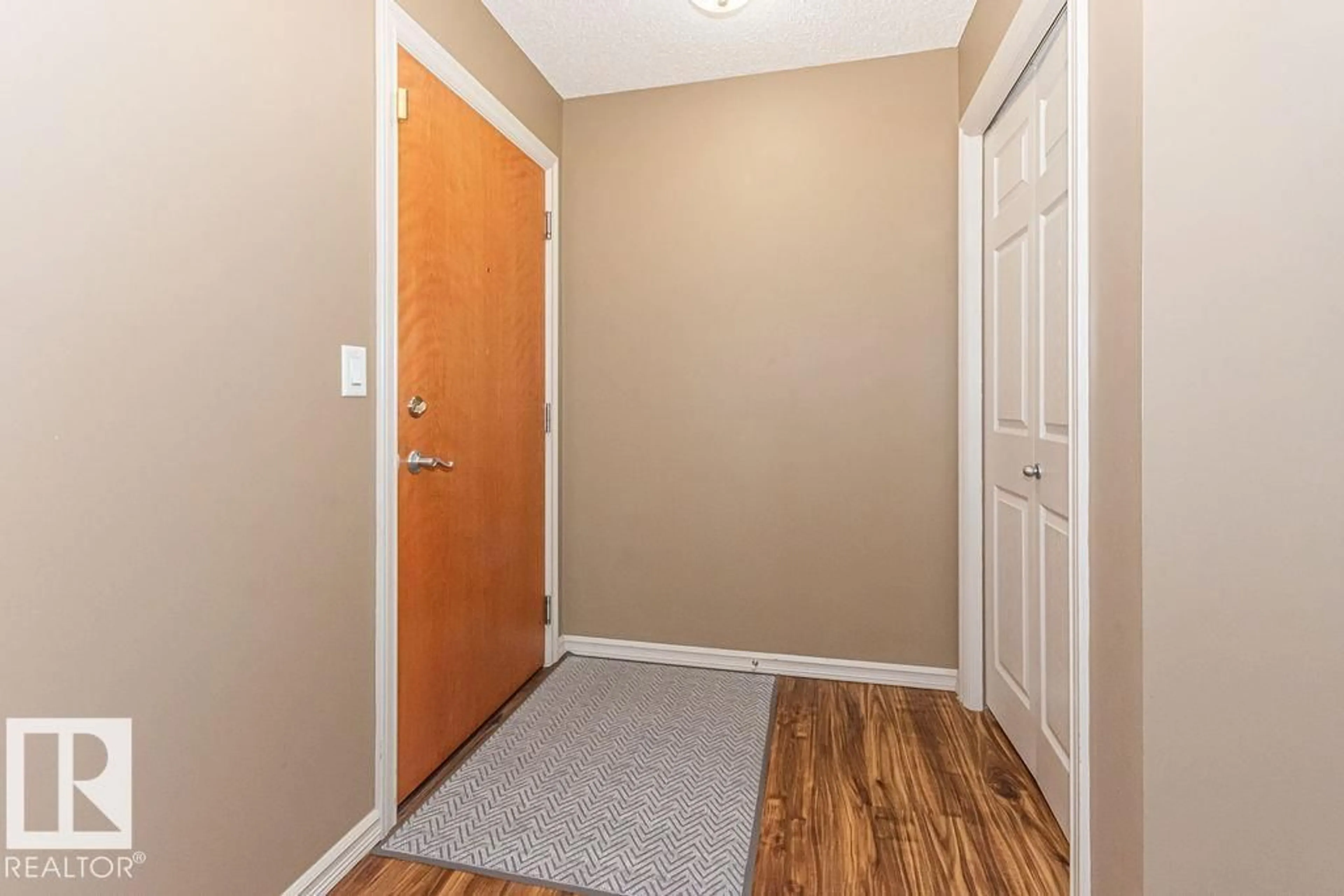 Indoor entryway for 13710 - 418 150 AV, Edmonton Alberta T6V0B2
