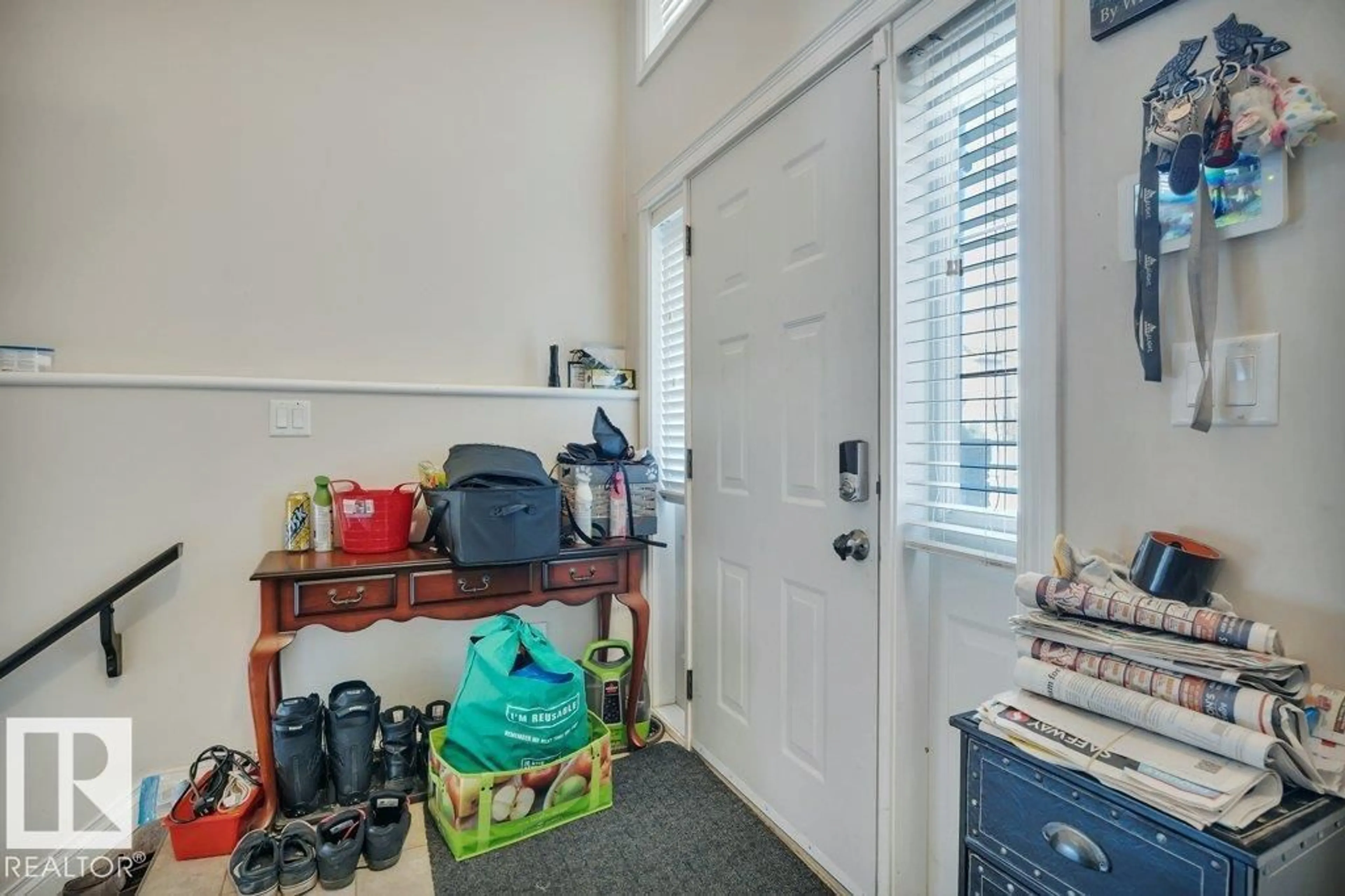 Indoor entryway for 6 KINGDOM PL, Leduc Alberta T9E8J7