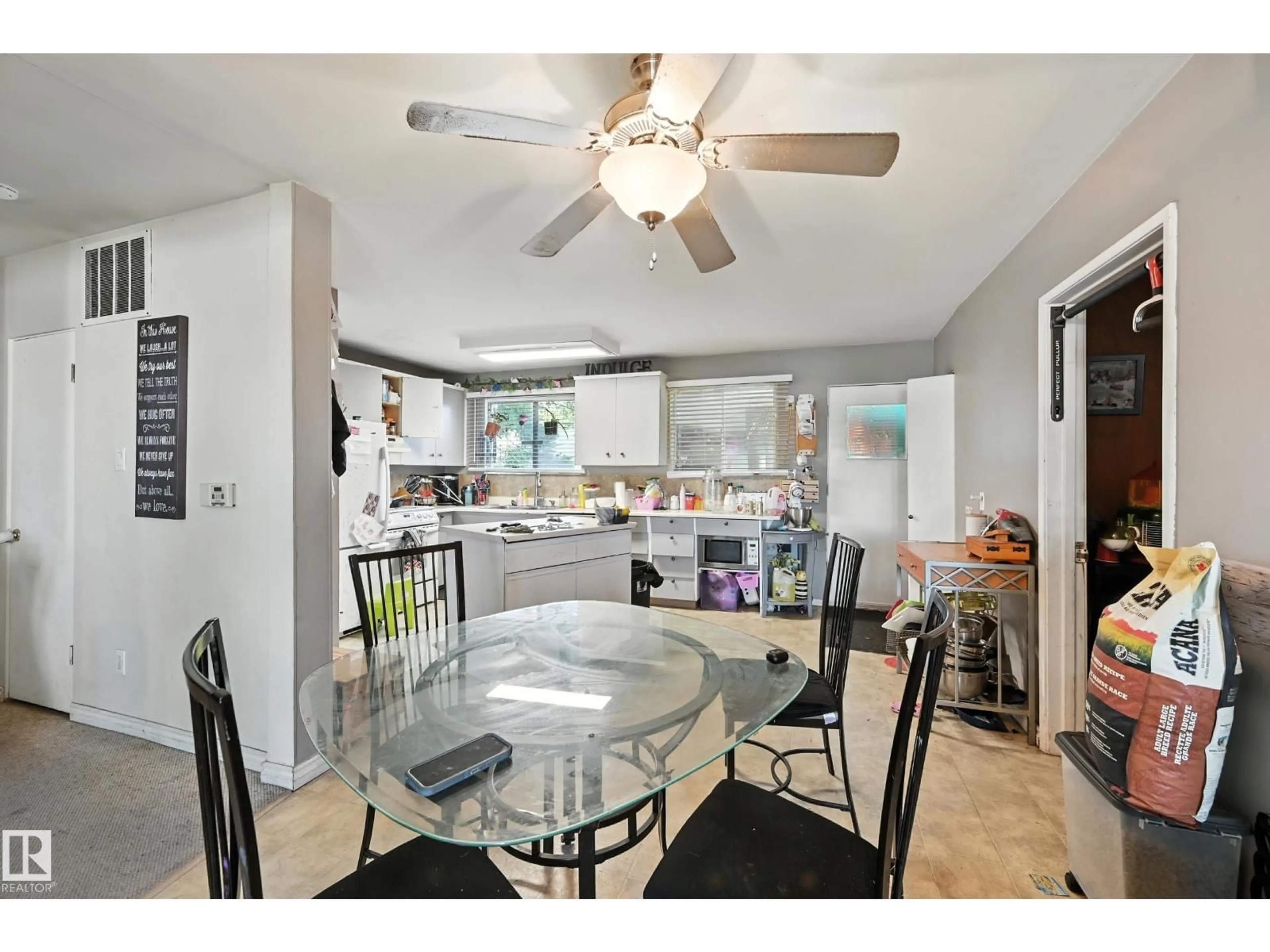 Open concept kitchen, unknown for 20 SUNSET BV, St. Albert Alberta T8N0N5