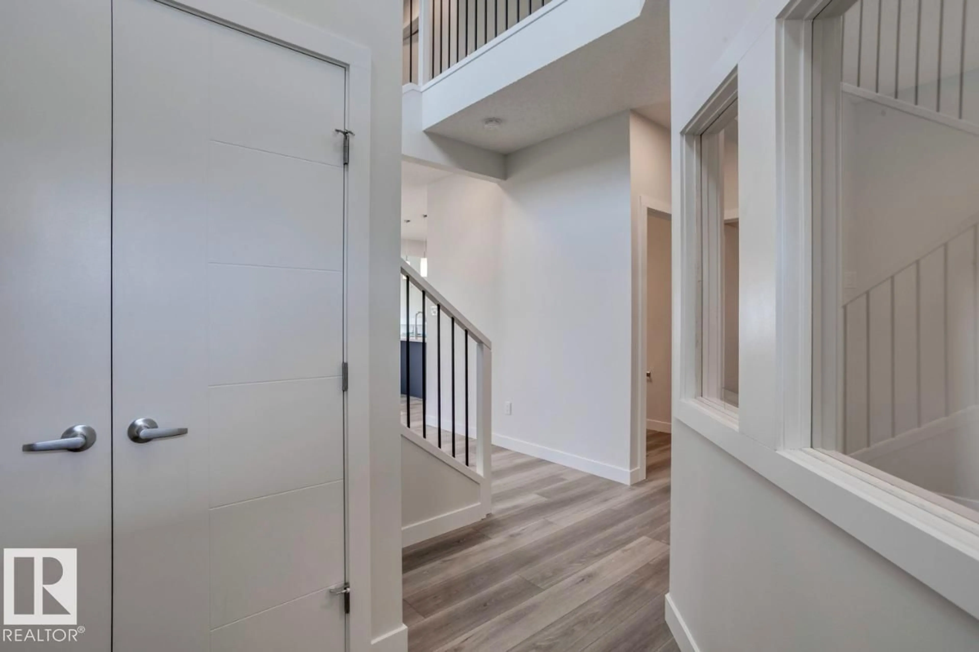 Indoor entryway for 2831 191 ST, Edmonton Alberta T6M3C3
