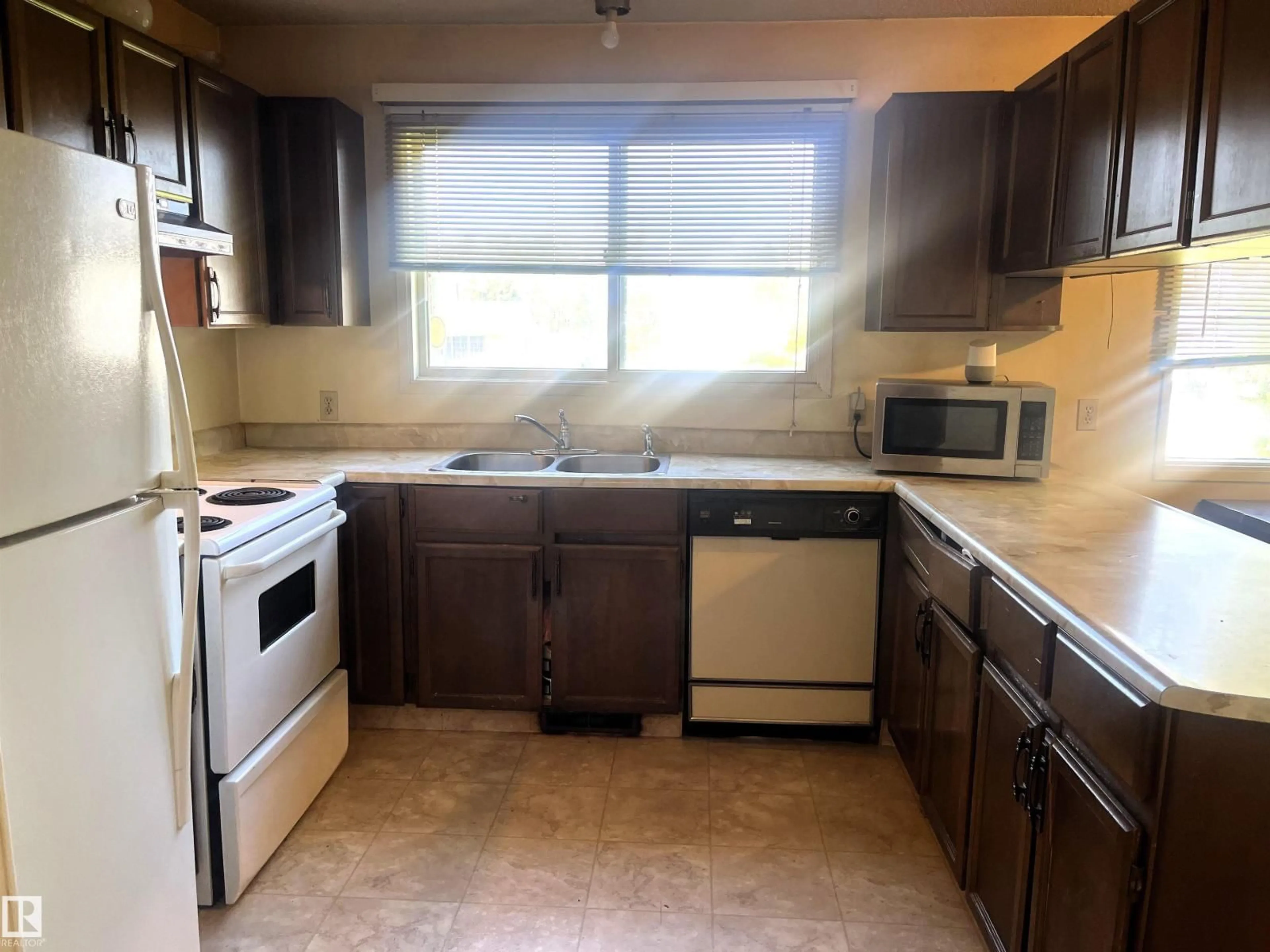 Standard kitchen, unknown for 4821 52 AVE, Wildwood Alberta T0E2M0