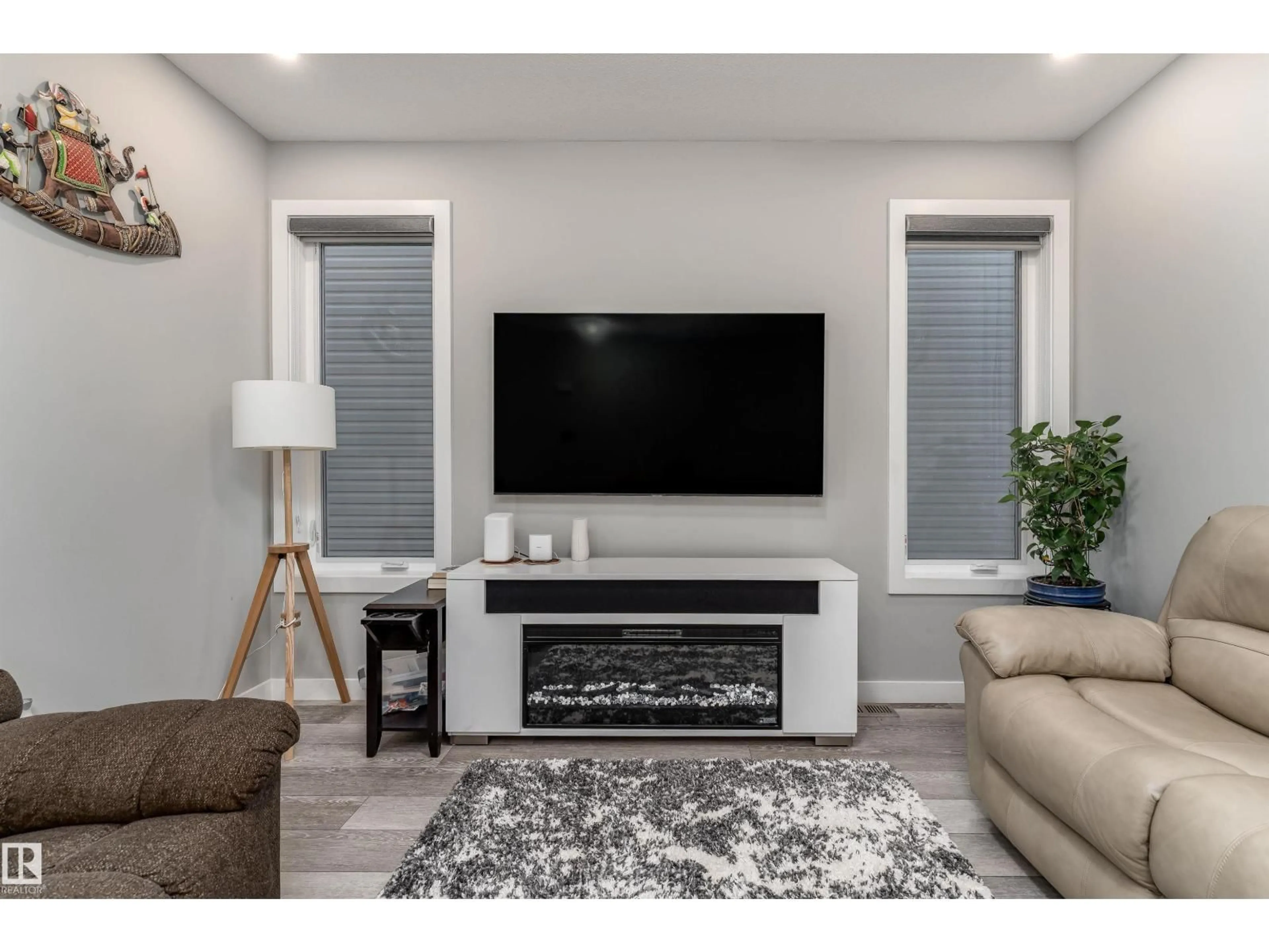Home theater for 20115 15 AV, Edmonton Alberta T6M1L6