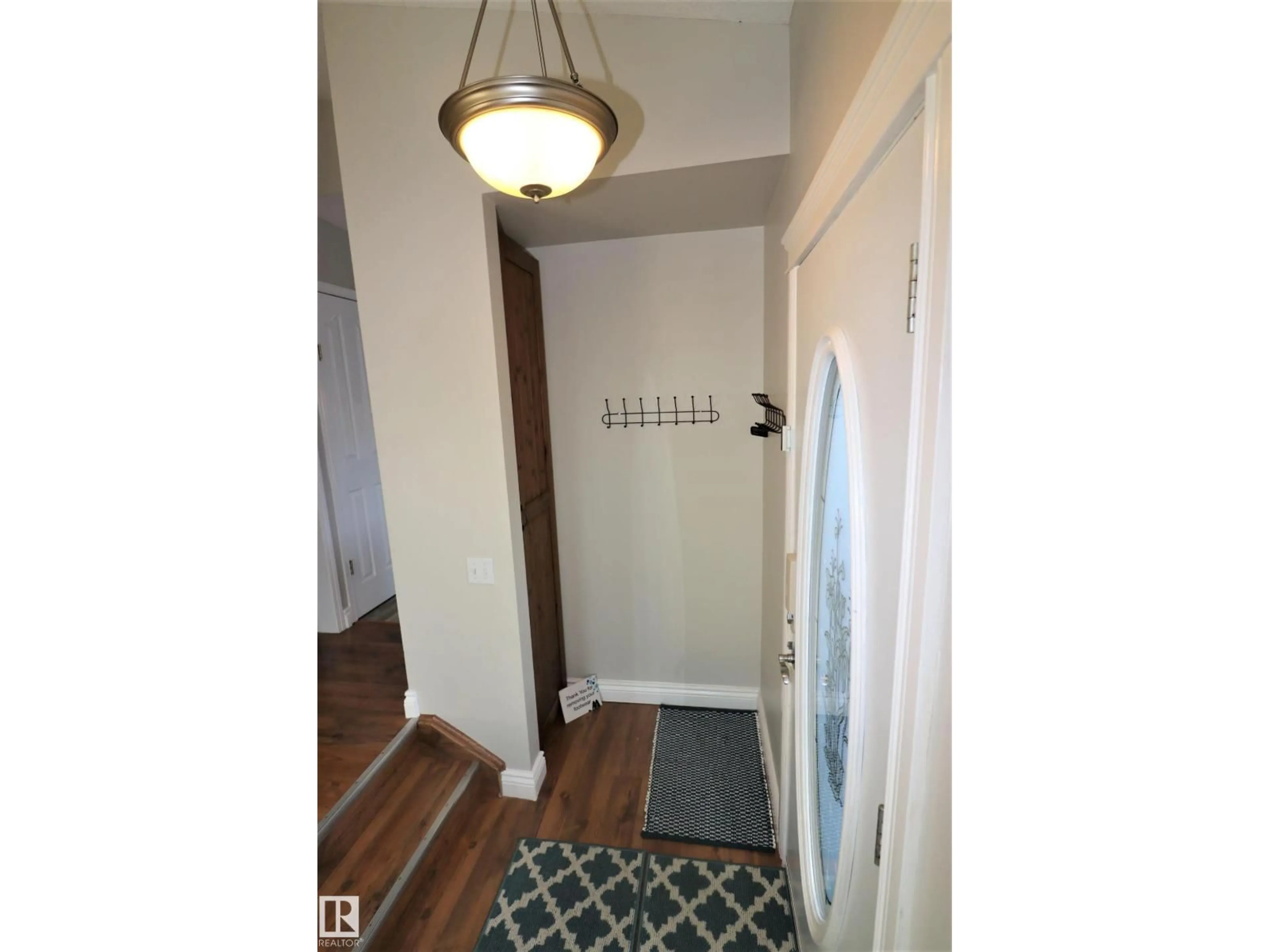 Indoor entryway for 4319 54 ST, Beaumont Alberta T4X1L6