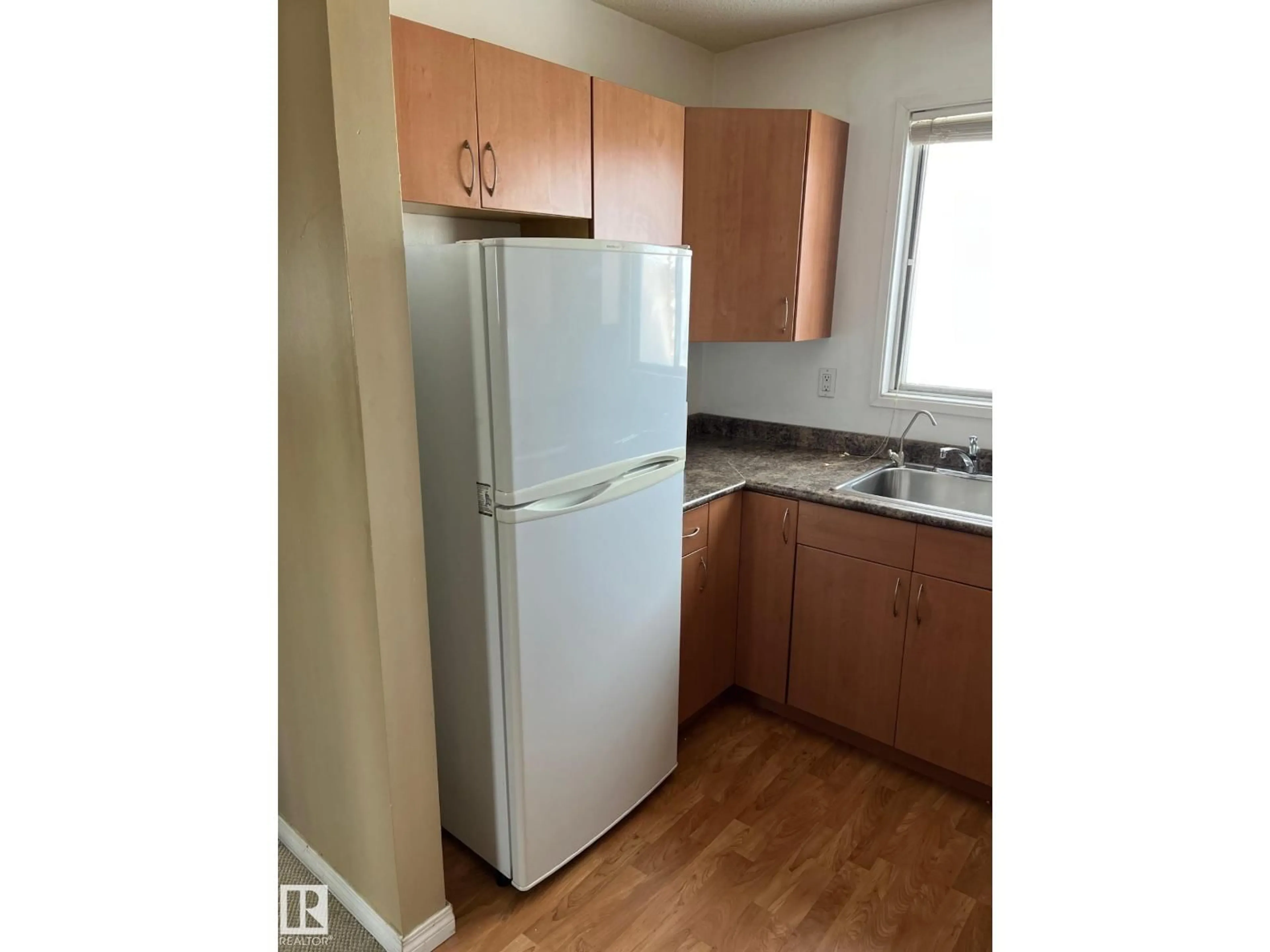 Standard kitchen, unknown for #401 - 3511 60 ST, Edmonton Alberta T6L2H2