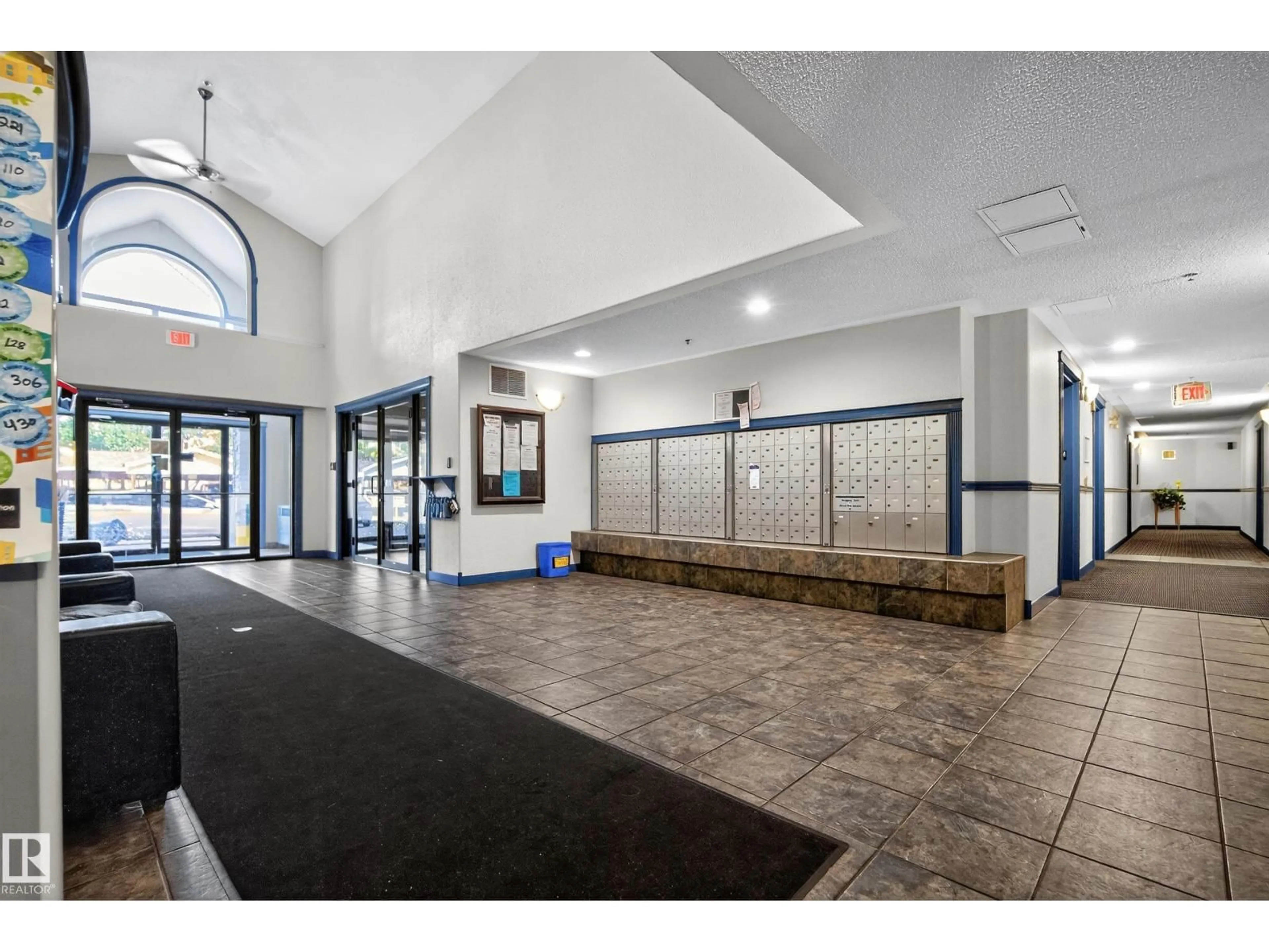 Indoor foyer for 420 - 2305 35A AV NW, Edmonton Alberta T6T1Z2