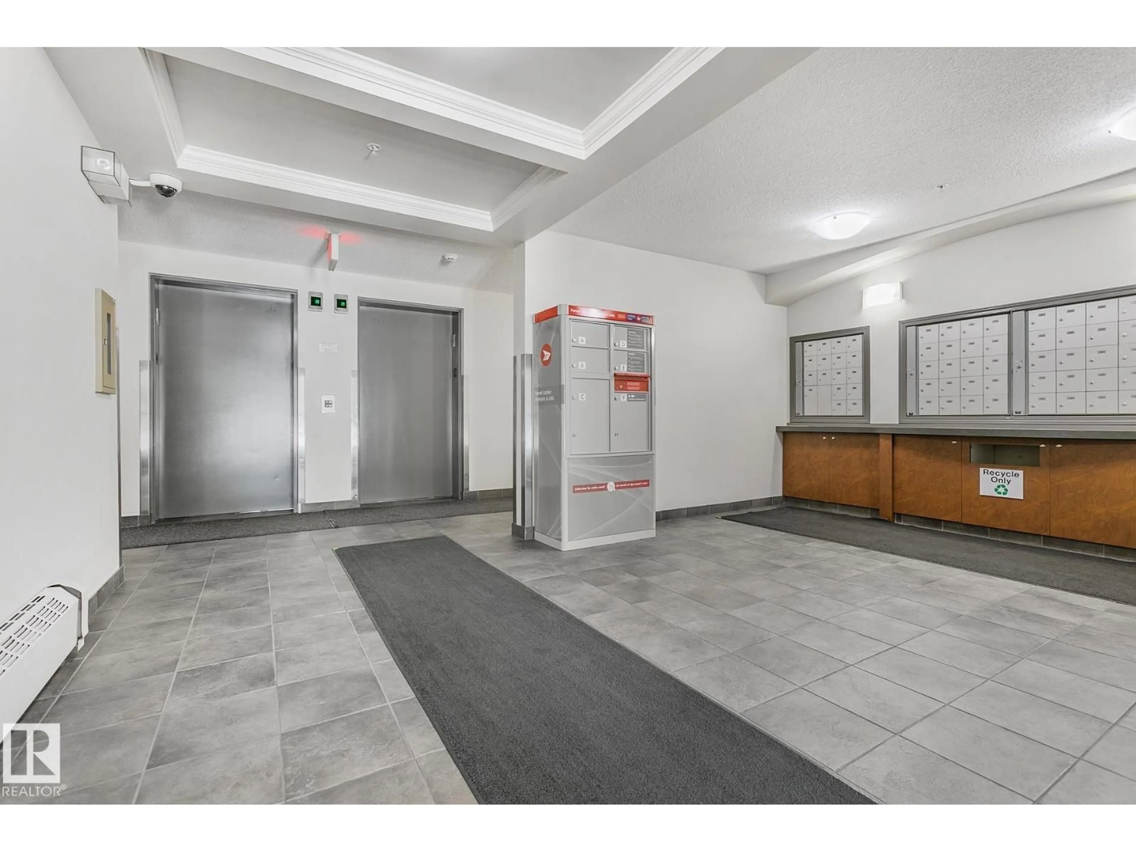 Indoor foyer for 301 - 630 MCALLISTER LO, Edmonton Alberta T6W1N3