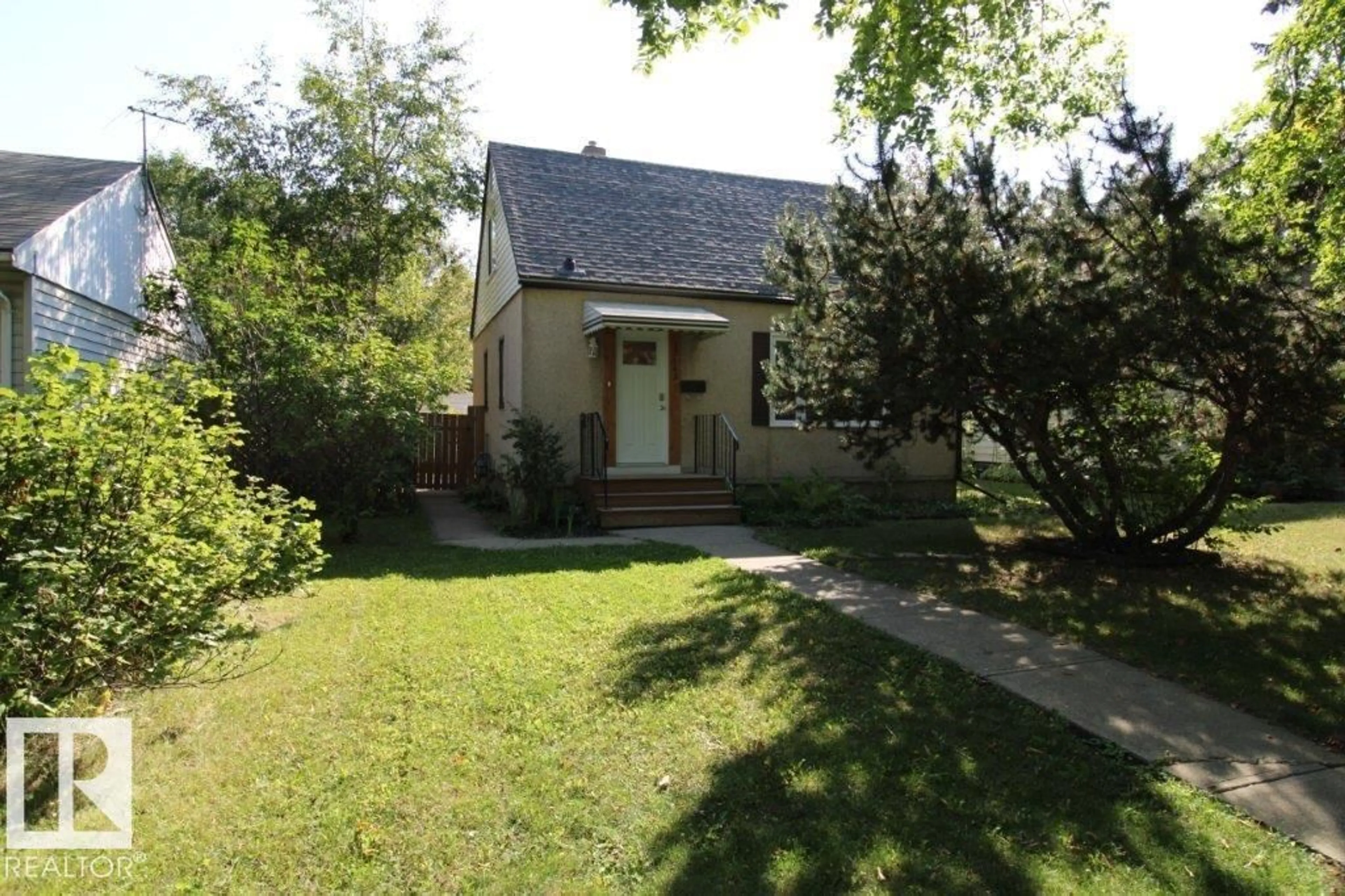 A pic from outside/outdoor area/front of a property/back of a property/a pic from drone, street for 12143 59 ST, Edmonton Alberta T5W3Y4