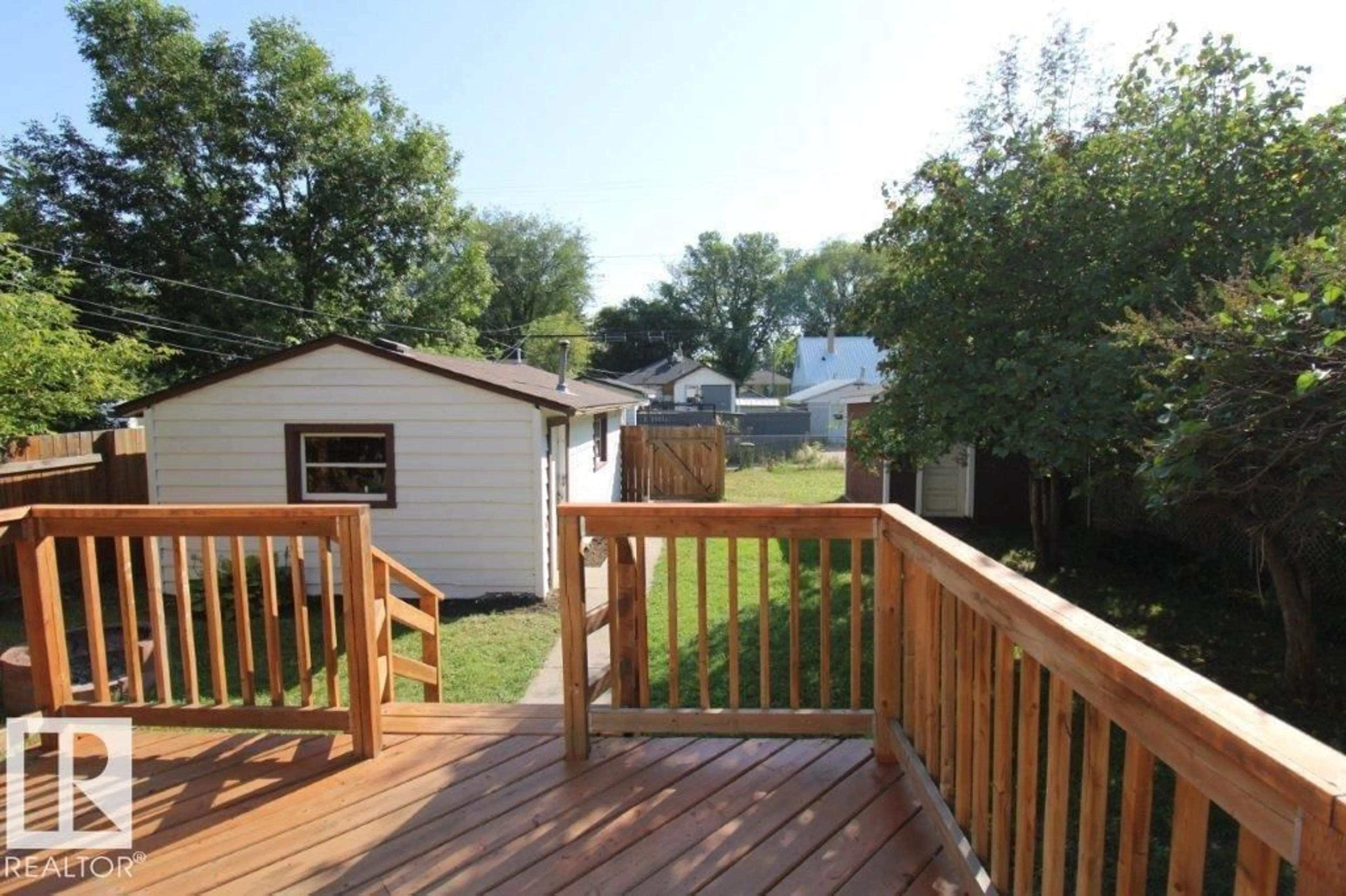 Patio, water/lake/river/ocean view for 12143 59 ST, Edmonton Alberta T5W3Y4