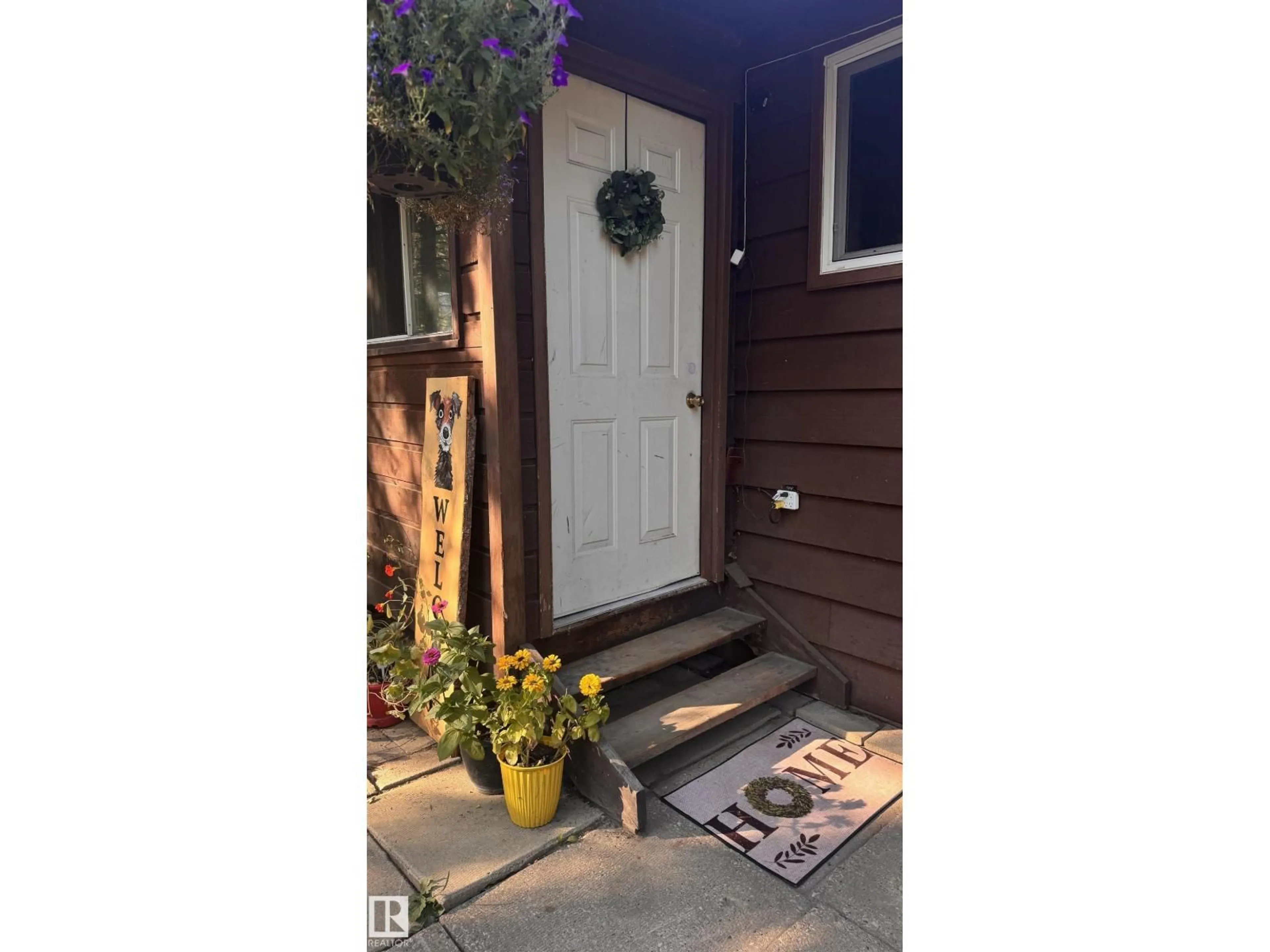 Indoor entryway for 419 11121 TWP RD, Rural St. Paul County Alberta T0A0C0