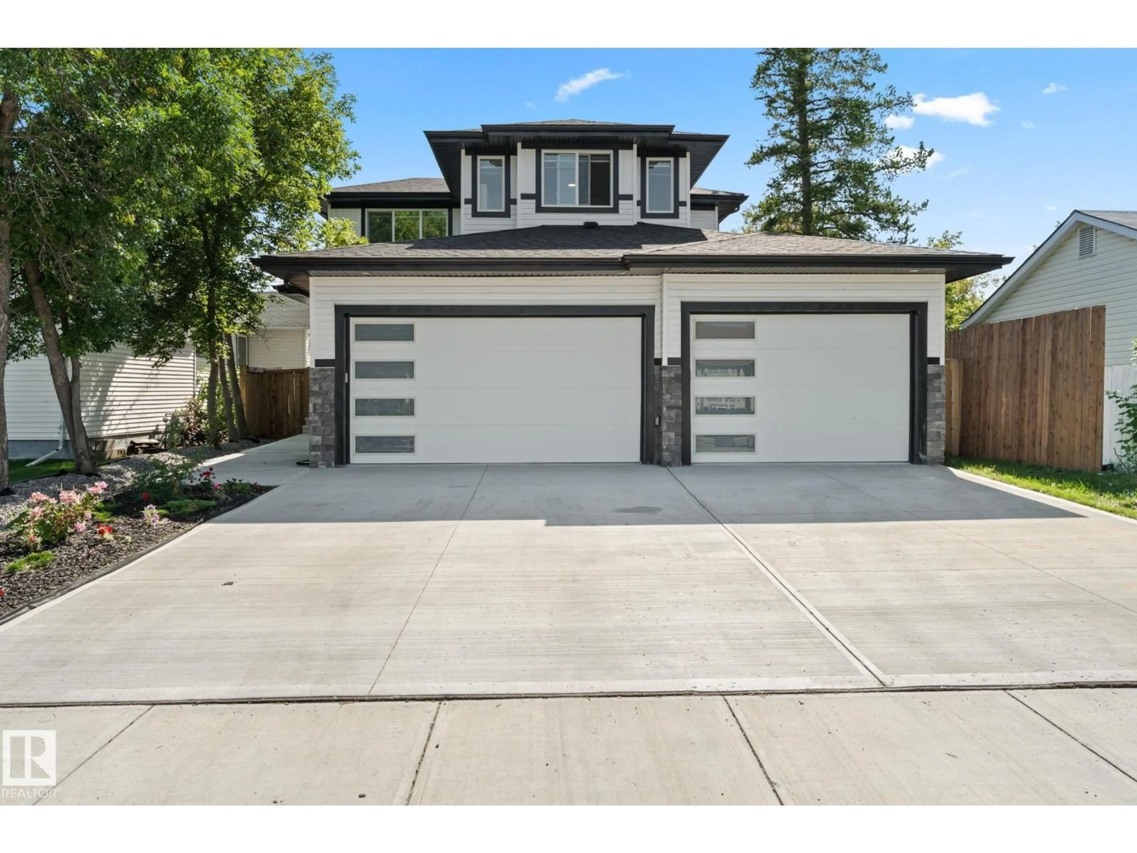 Indoor garage for 4519 53 AV, Leduc Alberta T9E5X1