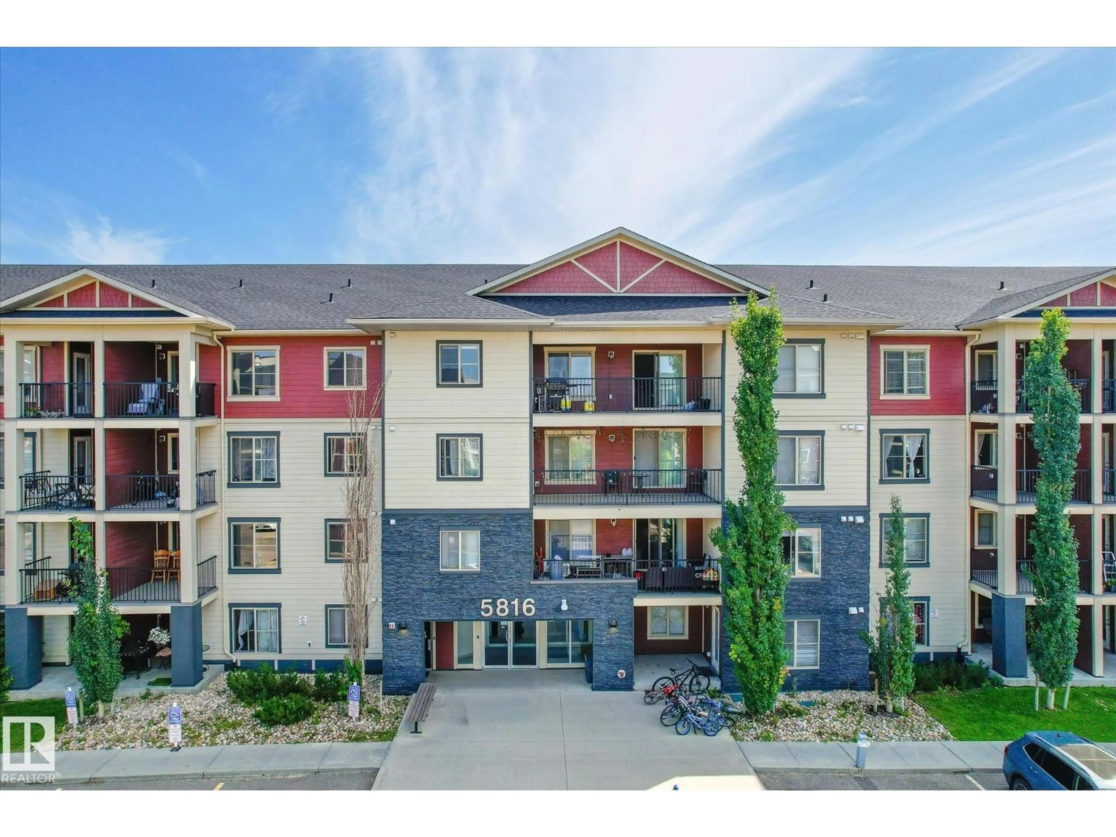 A pic from outside/outdoor area/front of a property/back of a property/a pic from drone, unknown for 5816 - 120 MULLEN PL, Edmonton Alberta T6R0W3