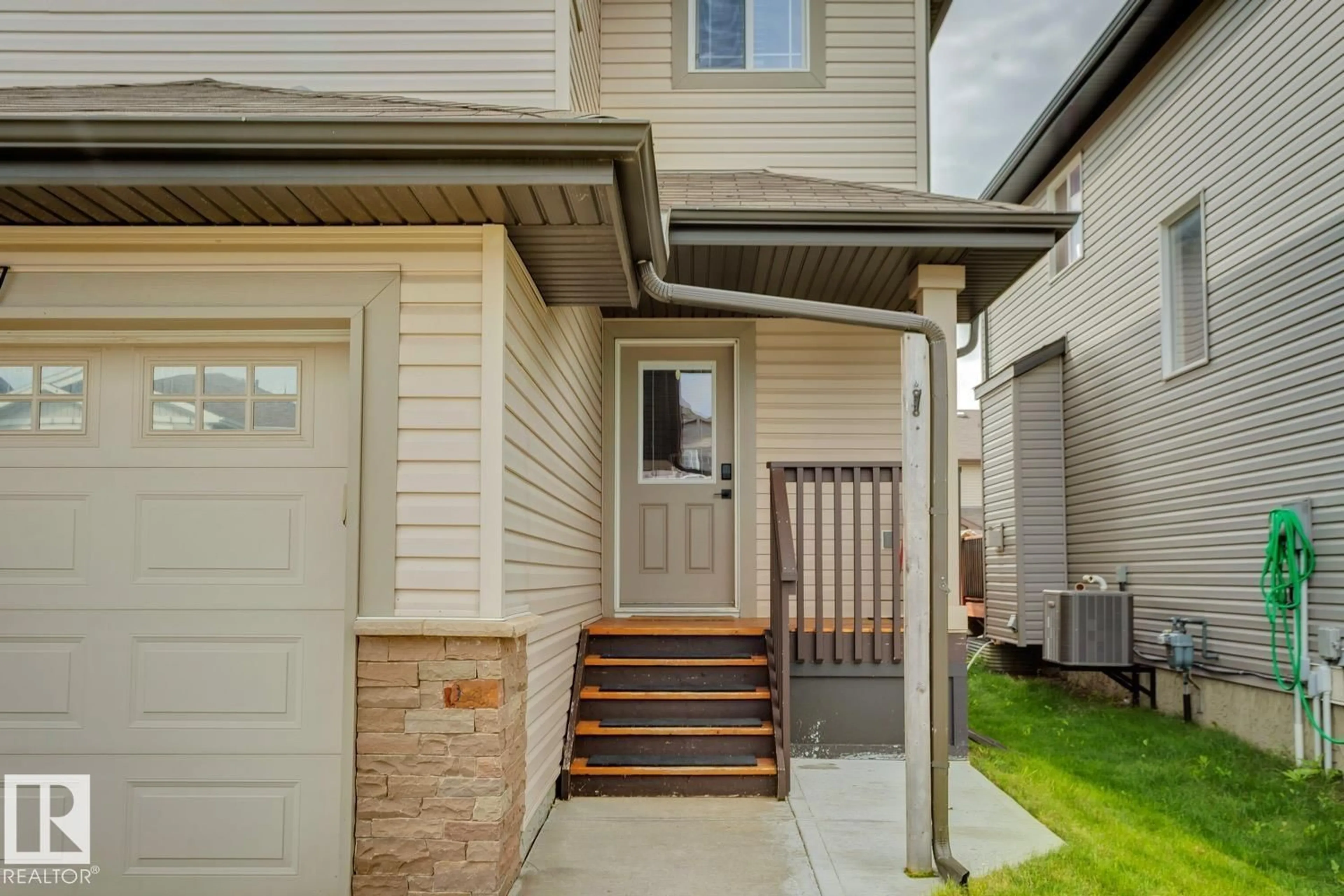 Unknown for 3017 16A AV, Edmonton Alberta T6T0P8