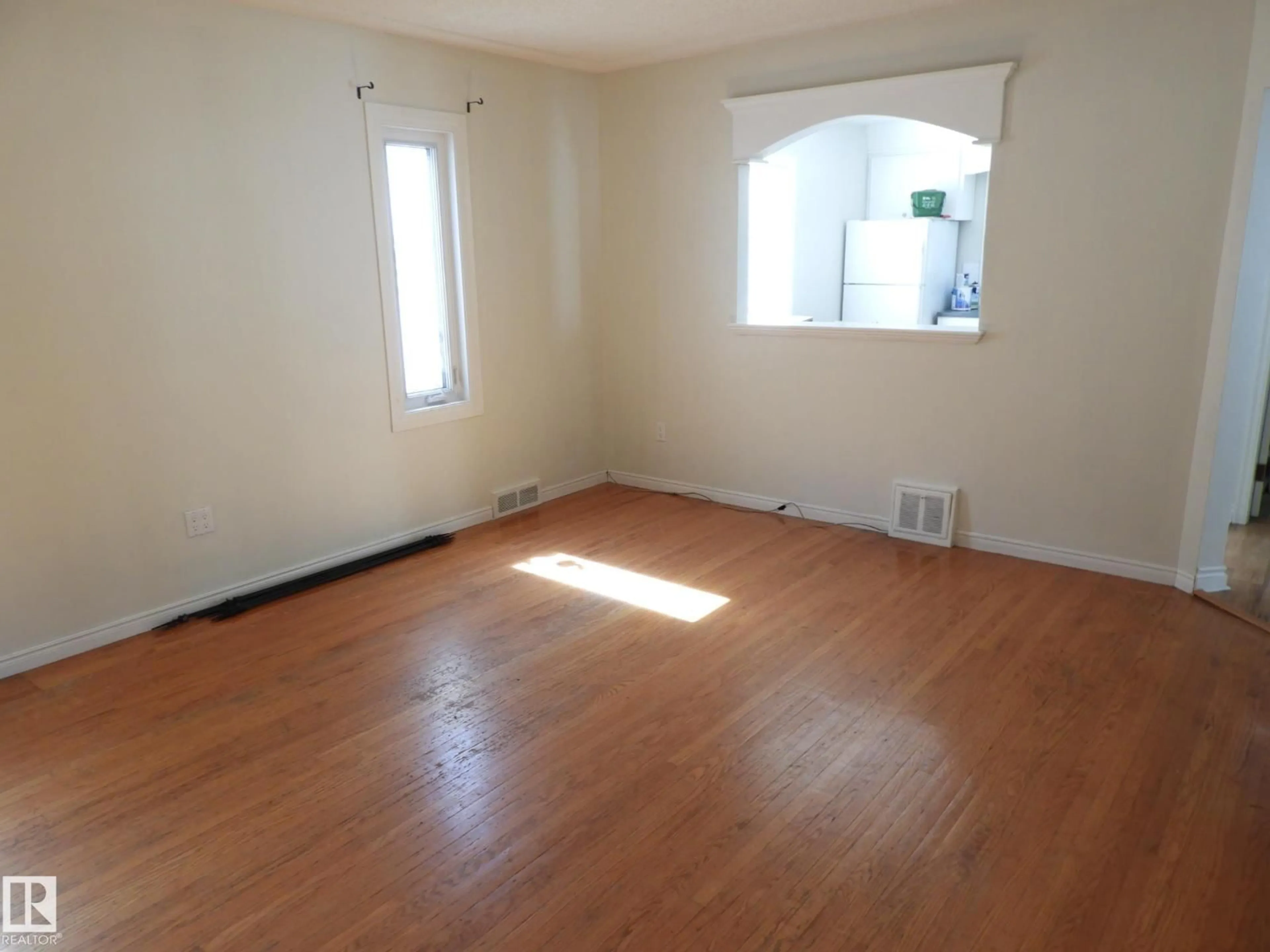 A pic of a room for 12038 89 ST, Edmonton Alberta T5B3W1