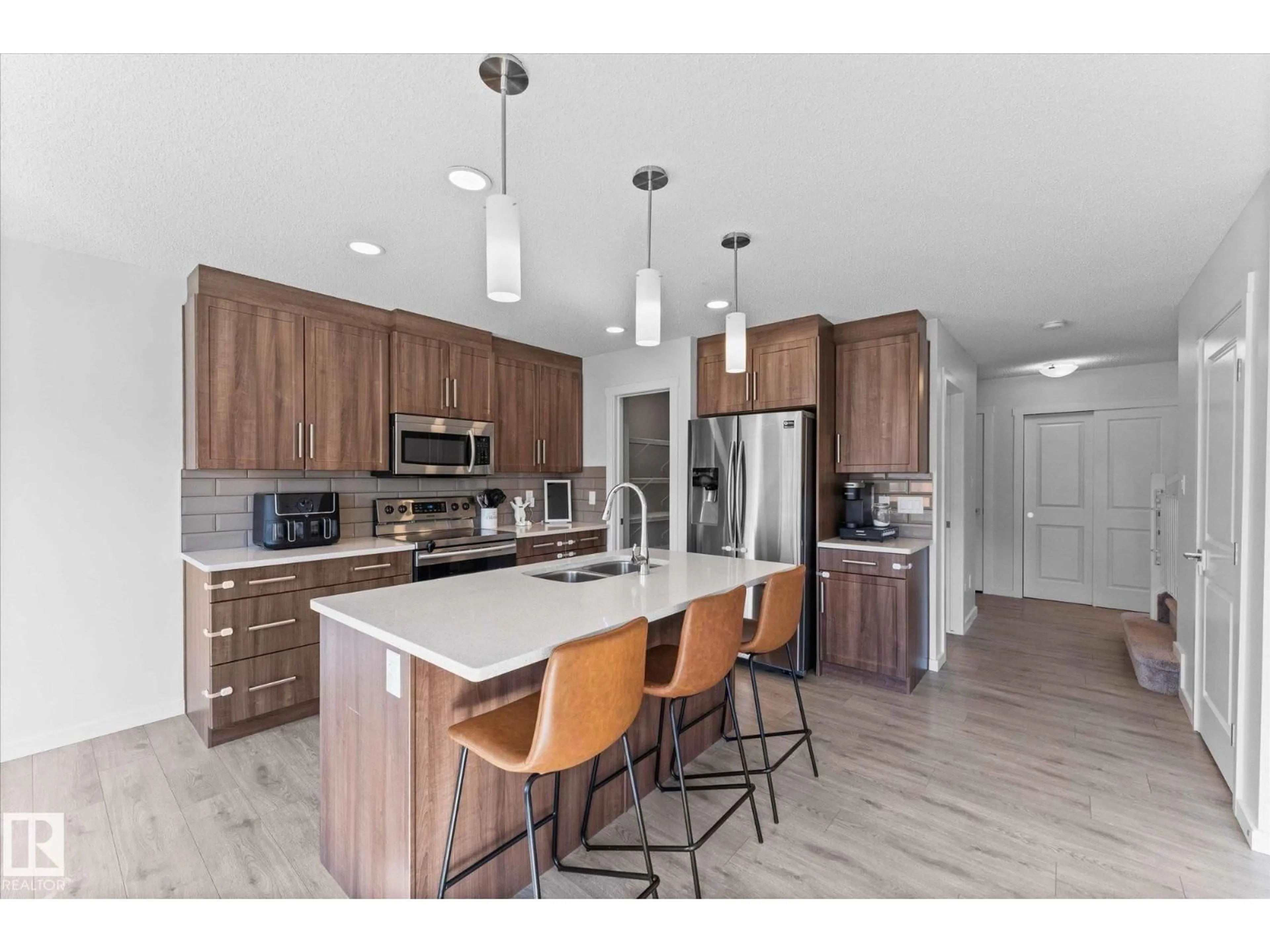 Open concept kitchen, unknown for 17 MEADOWLAND CR, Spruce Grove Alberta T7X0P9