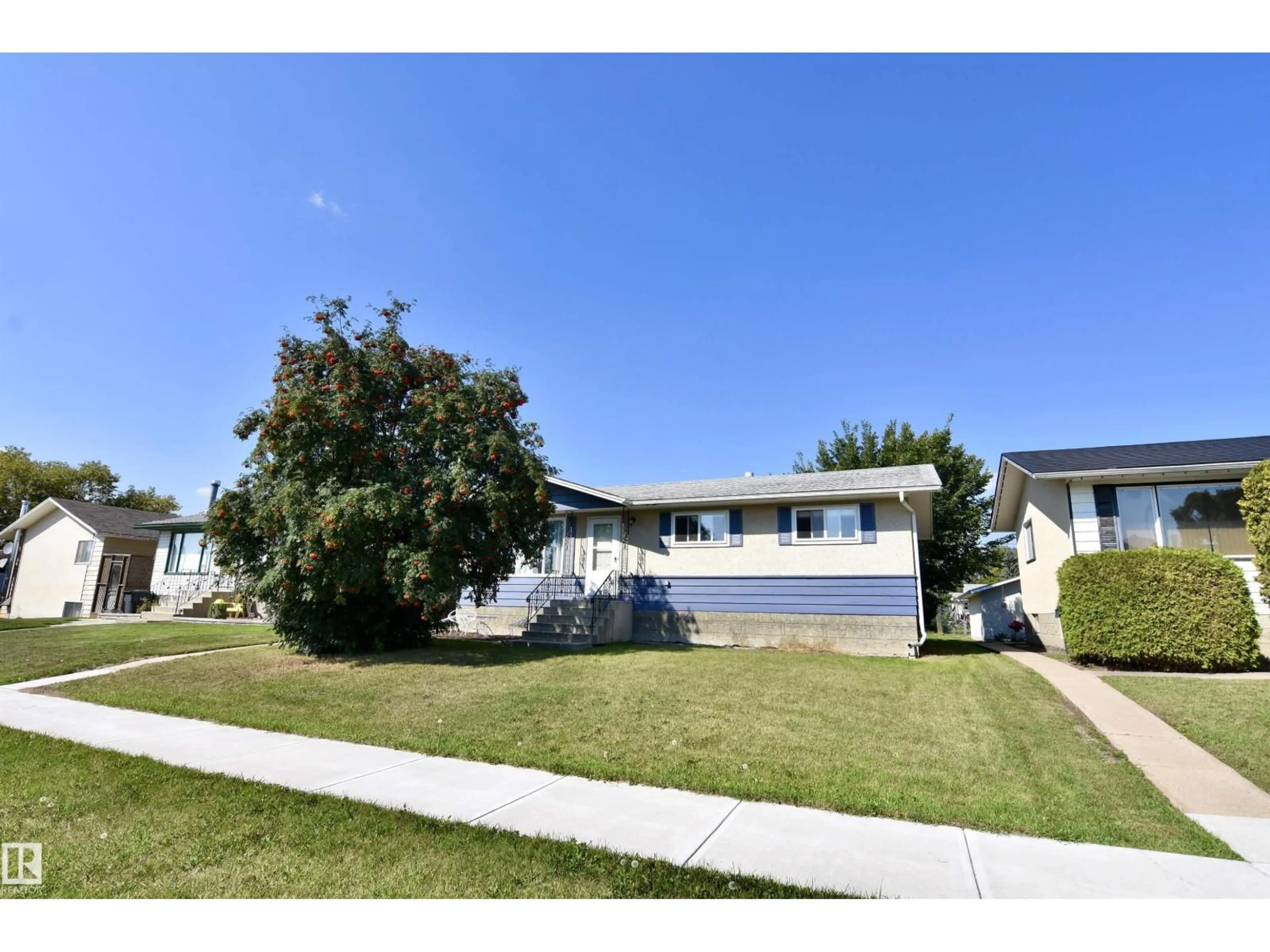 Home with vinyl exterior material, street for 4930 44 AV, St. Paul Town Alberta T0A3A4