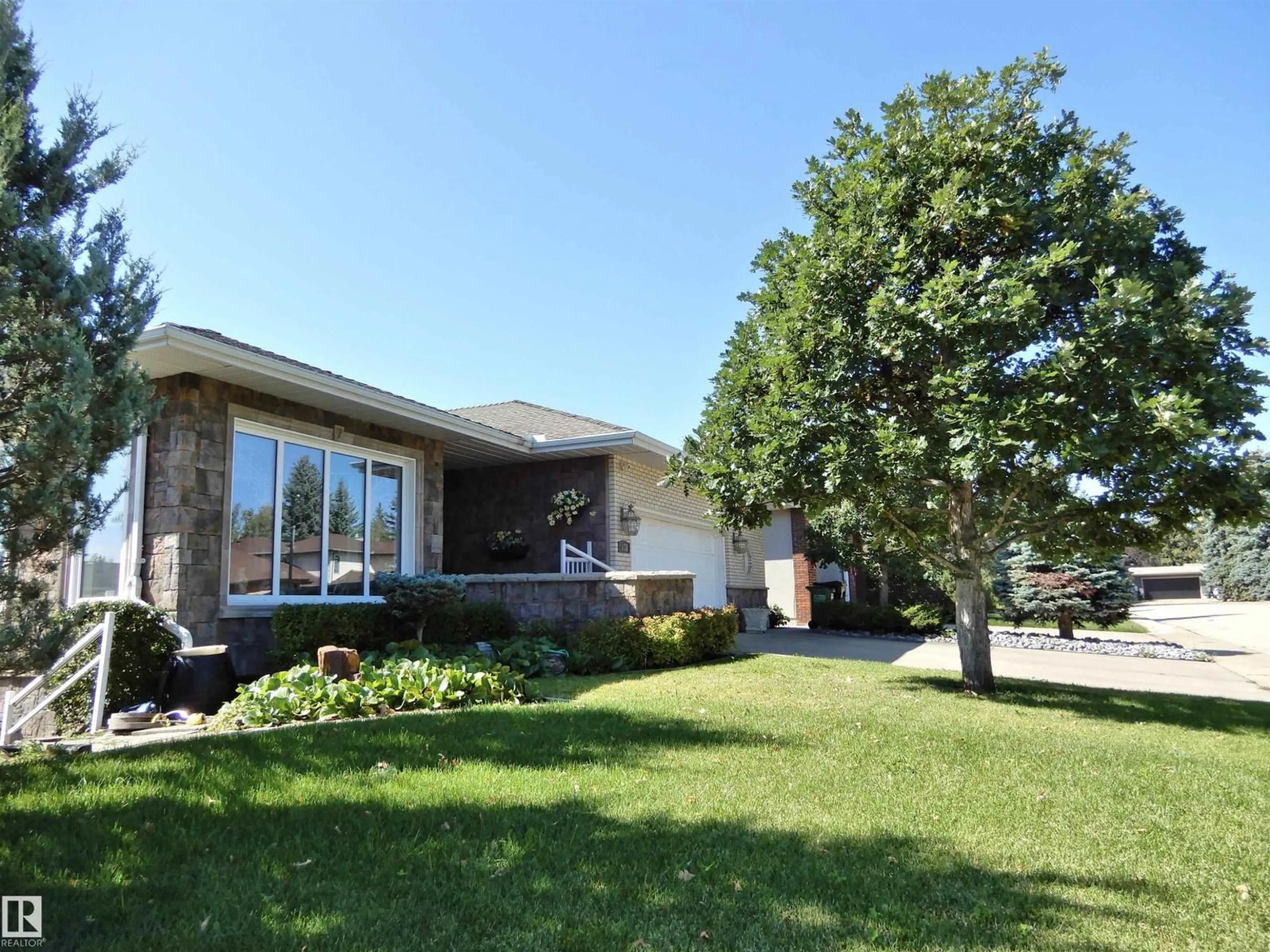 Unknown for 131 WALSH CR, Edmonton Alberta T5T5L7
