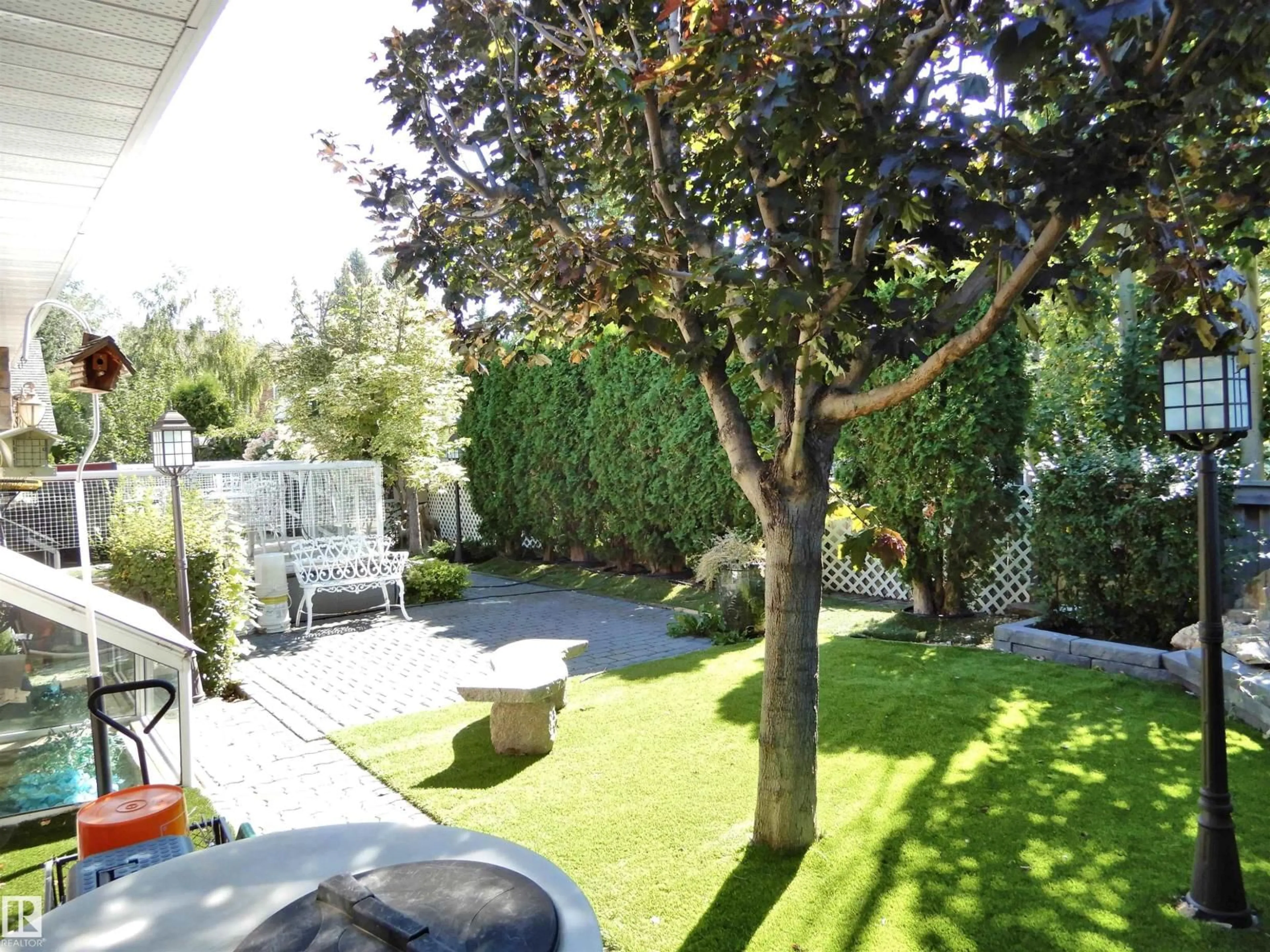 Patio, street for 131 WALSH CR, Edmonton Alberta T5T5L7