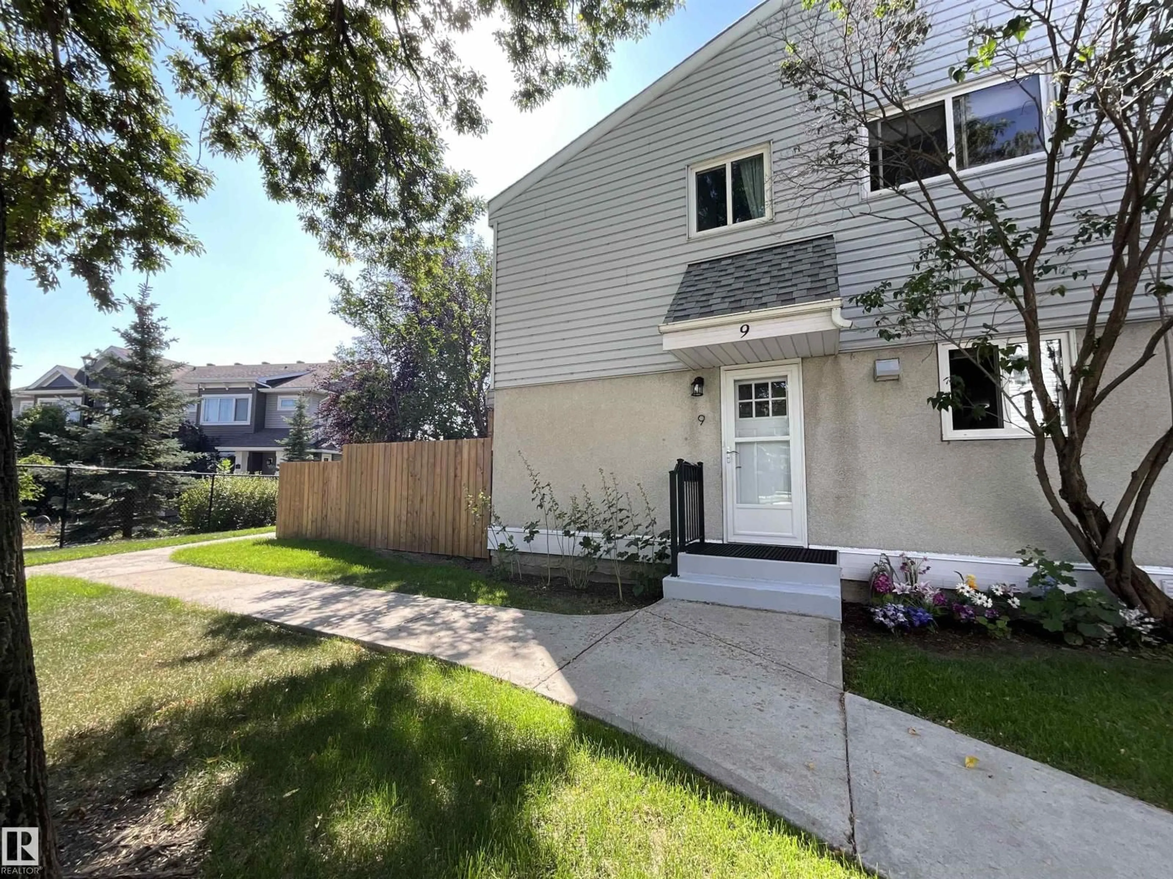 Home with vinyl exterior material, street for 9 MCLEOD PL, Edmonton Alberta T5A3A8