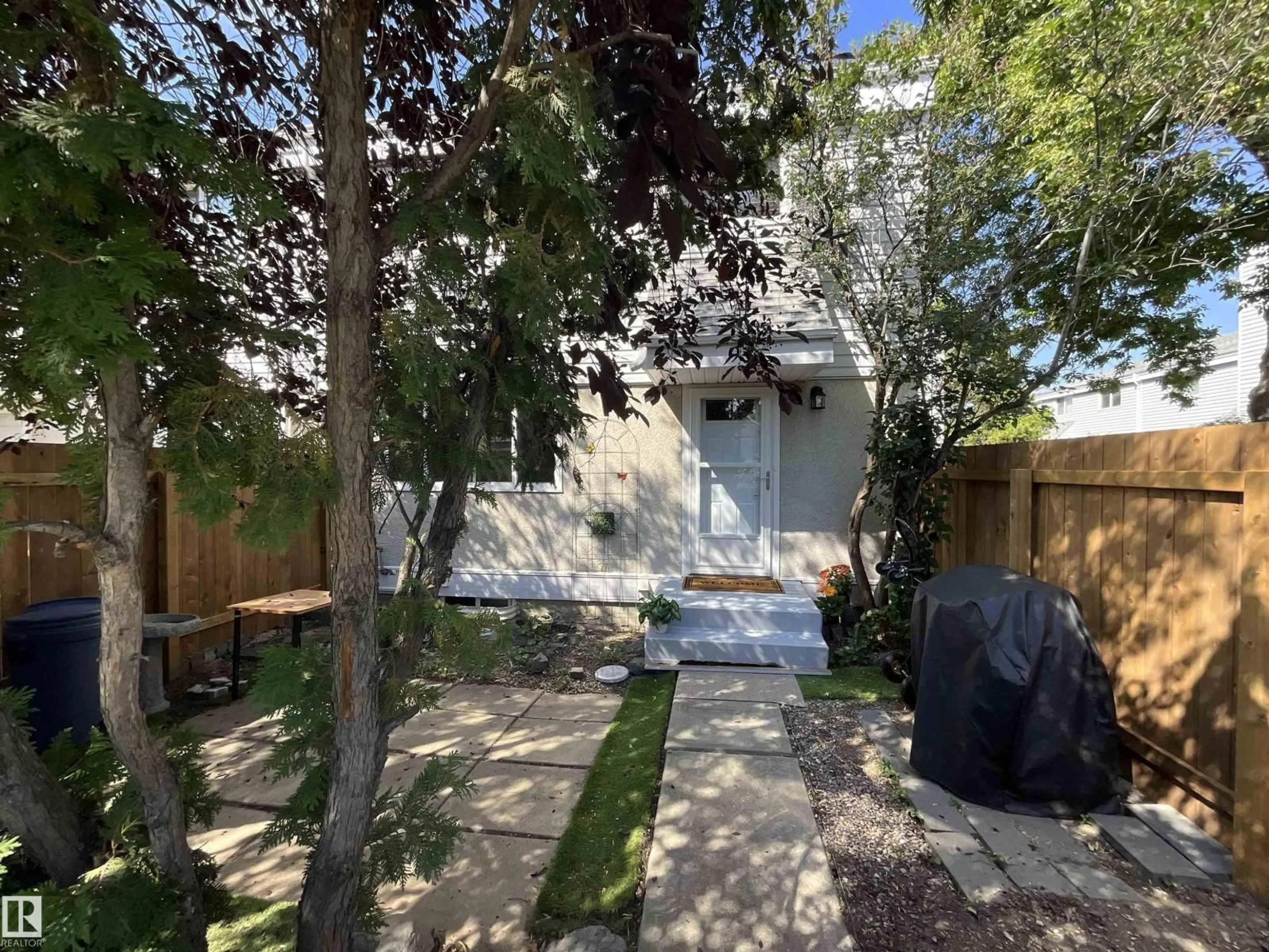 A pic from outside/outdoor area/front of a property/back of a property/a pic from drone, street for 9 MCLEOD PL, Edmonton Alberta T5A3A8