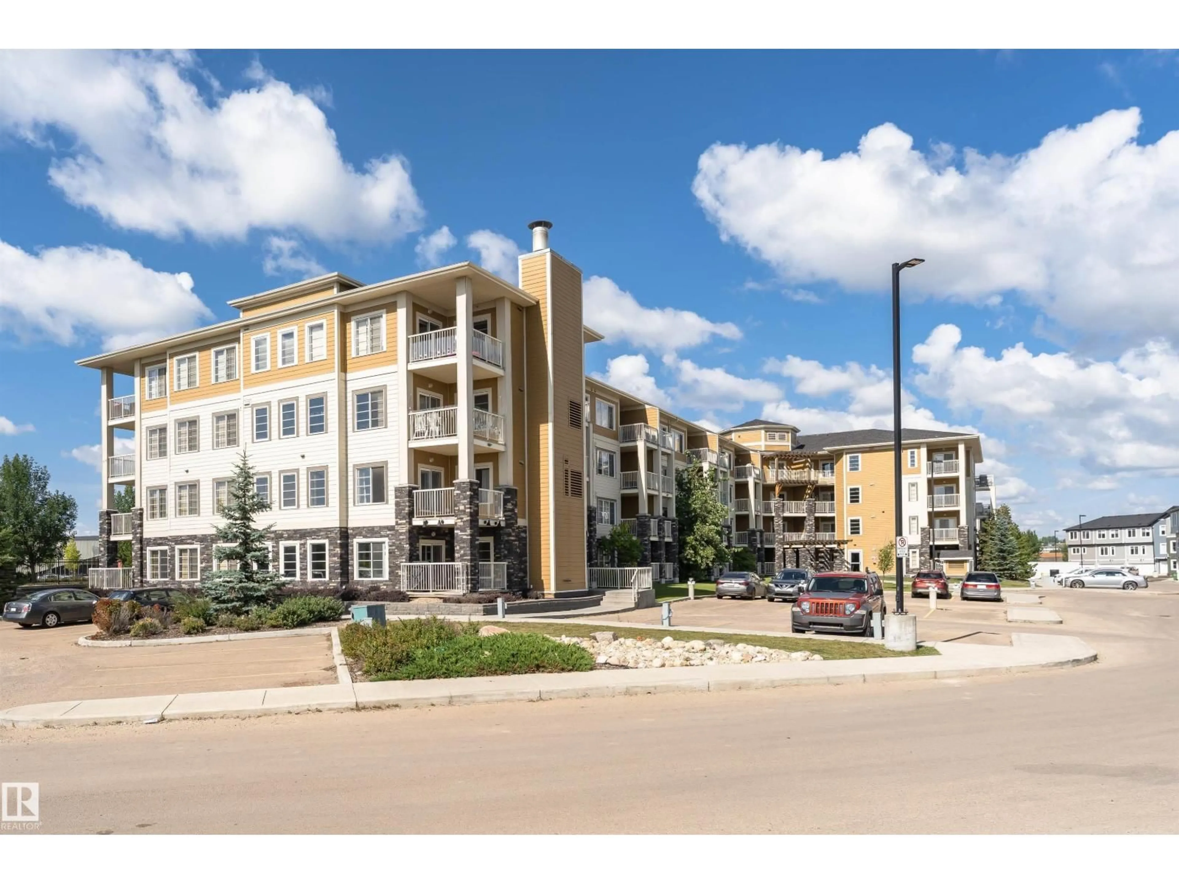 Unknown for 301 - 3670 139 AV NW, Edmonton Alberta T5Y3N5