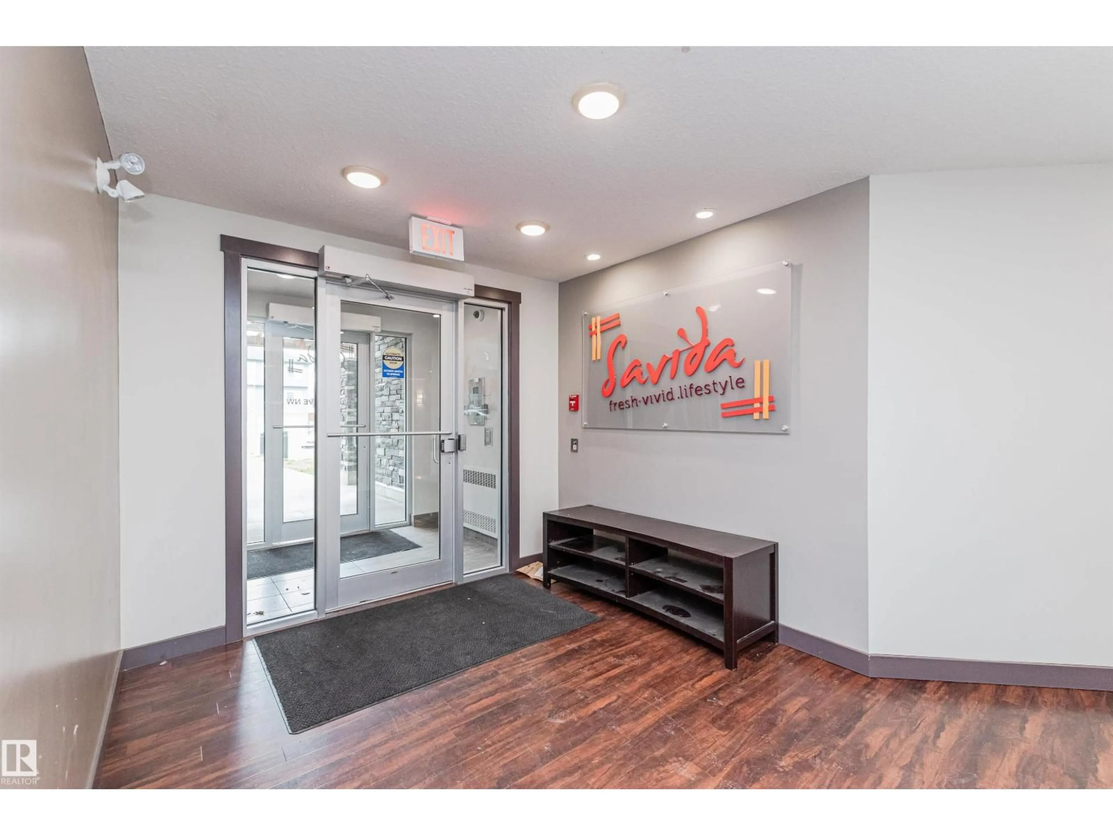 Indoor foyer for 301 - 3670 139 AV NW, Edmonton Alberta T5Y3N5