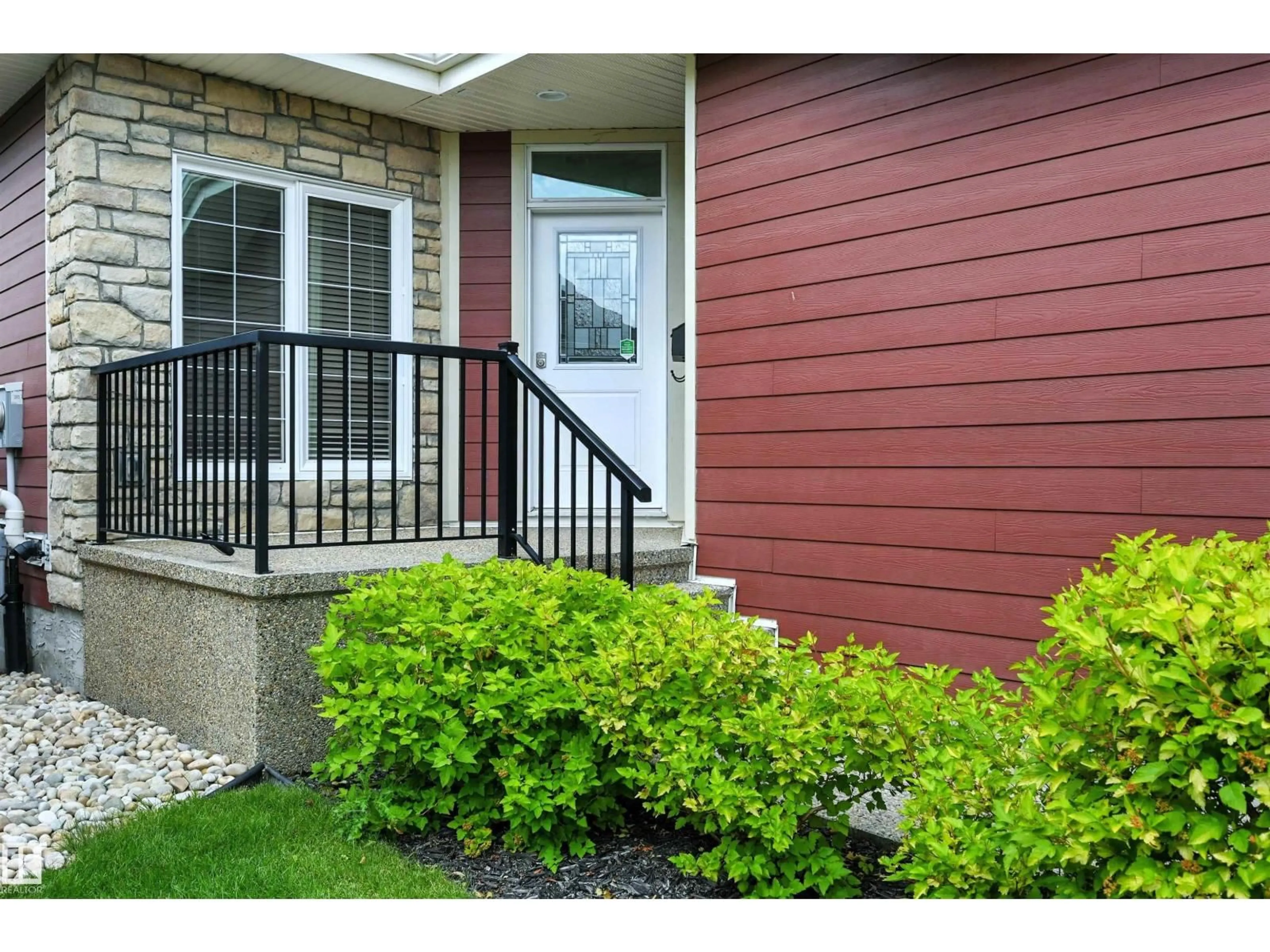 Indoor entryway for #14 - 3090 CAMERON HEIGHTS WY, Edmonton Alberta T6M0S7