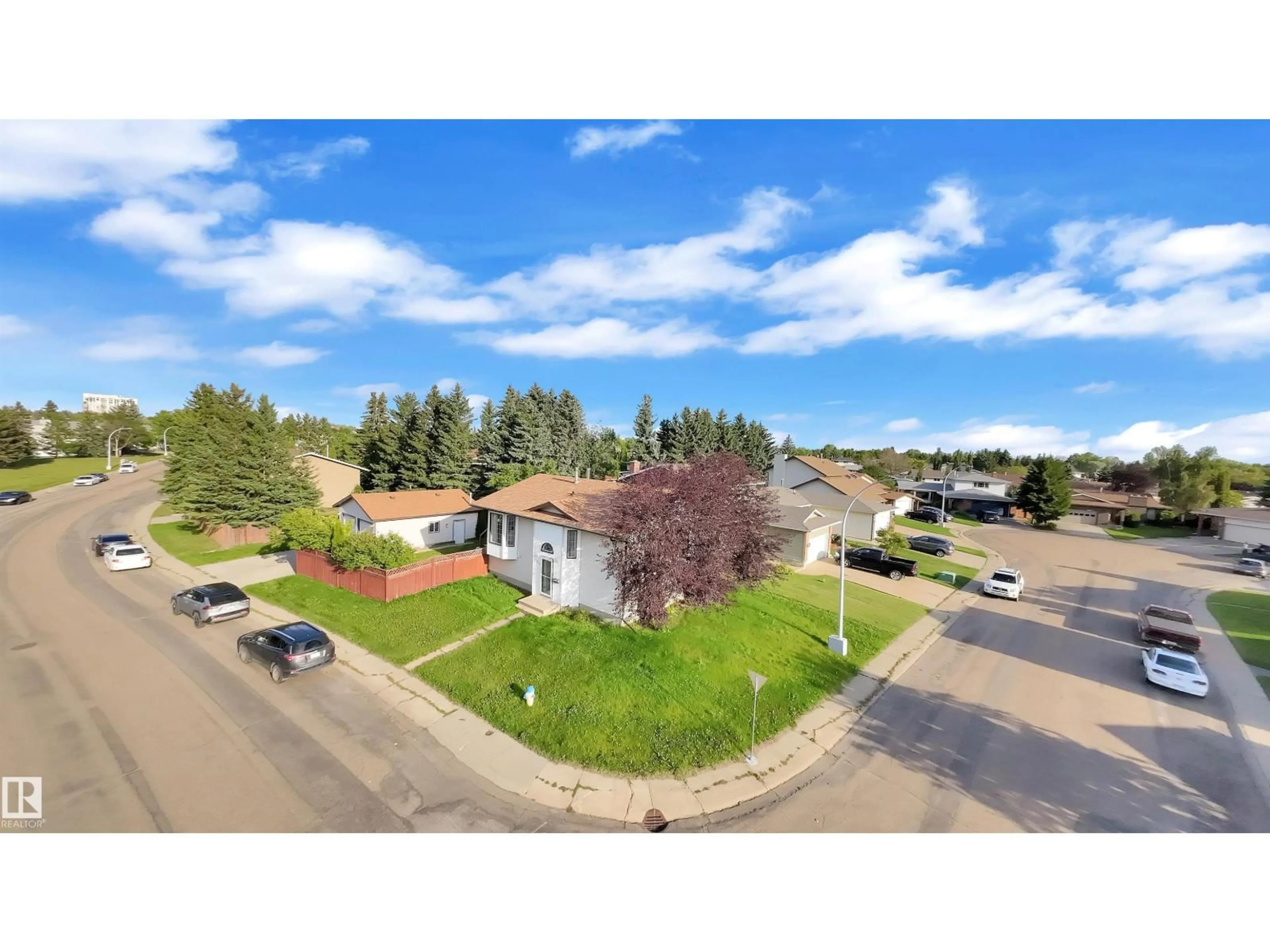 A pic from outside/outdoor area/front of a property/back of a property/a pic from drone, street for 7853 26 AV, Edmonton Alberta T6K3S7