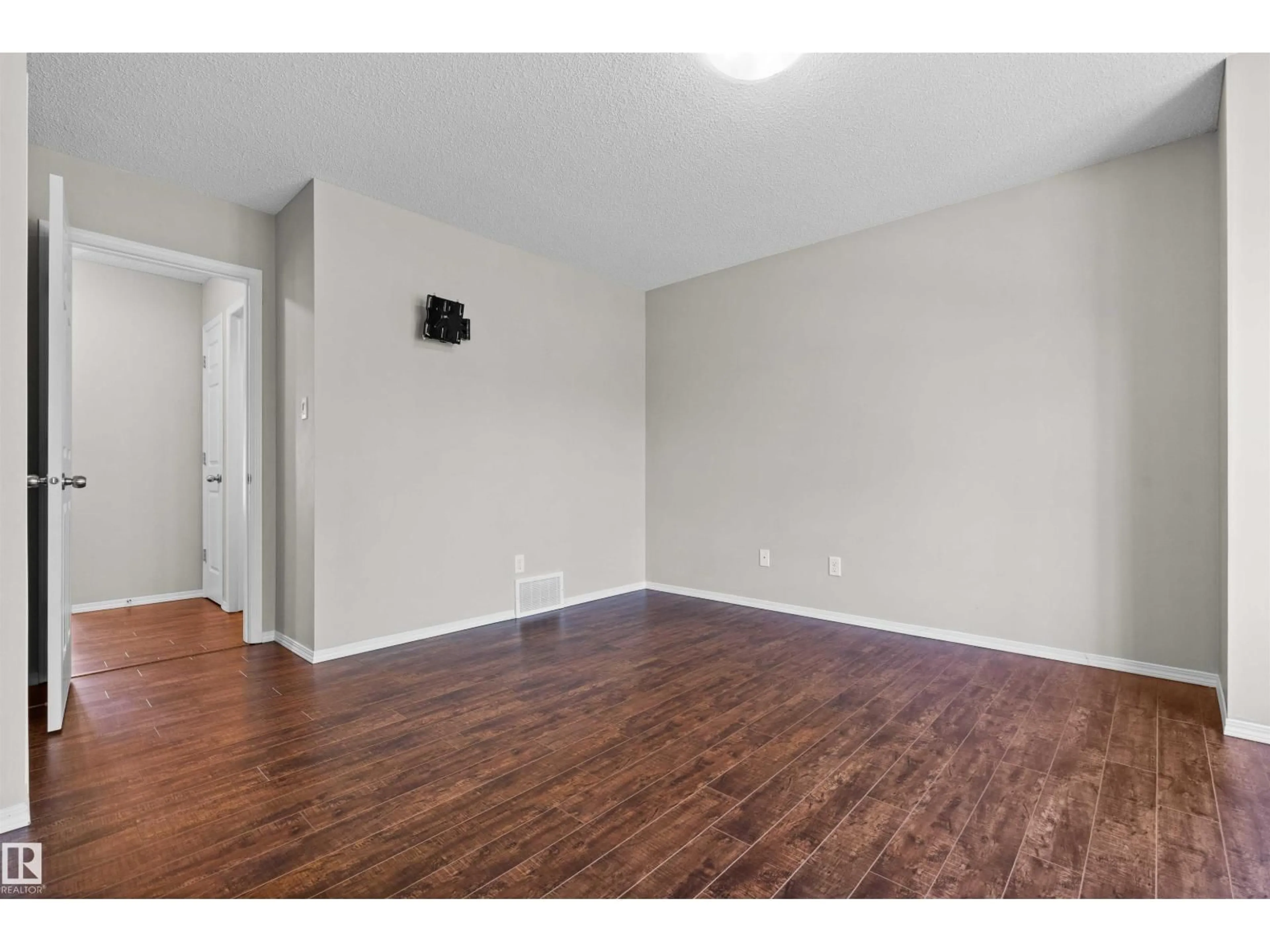 A pic of a room for 9103 SHAW WY, Edmonton Alberta T6X0K1