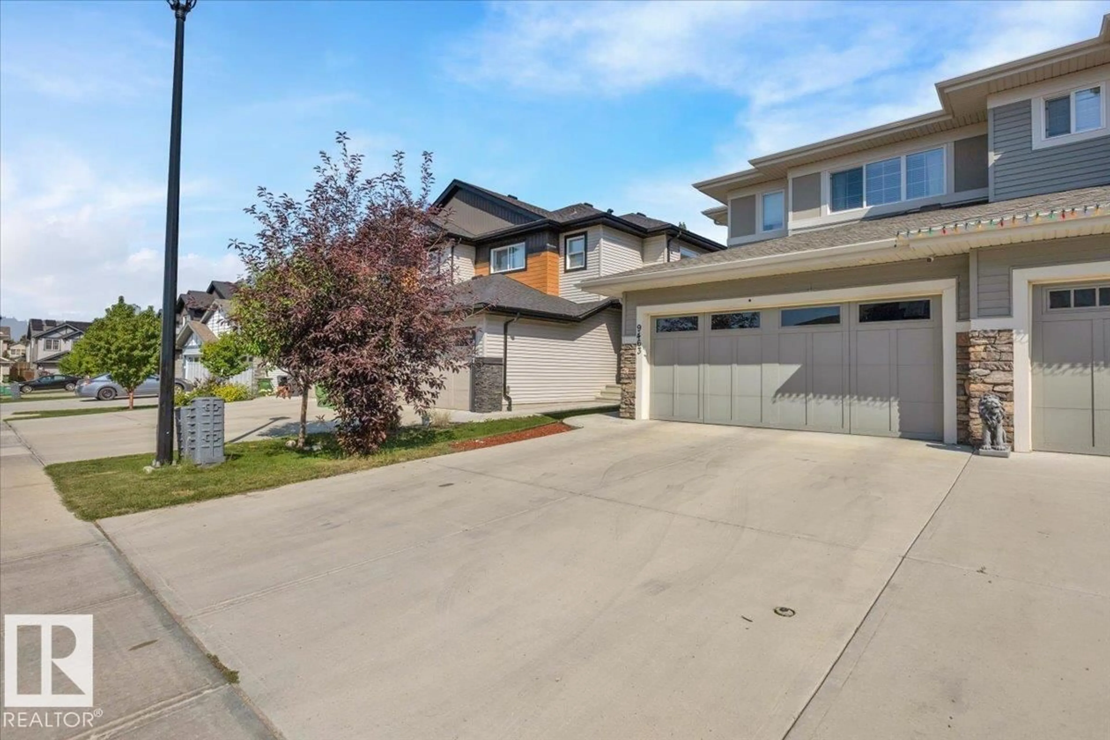 Unknown for NW - 9463 209 ST, Edmonton Alberta T5T7J5