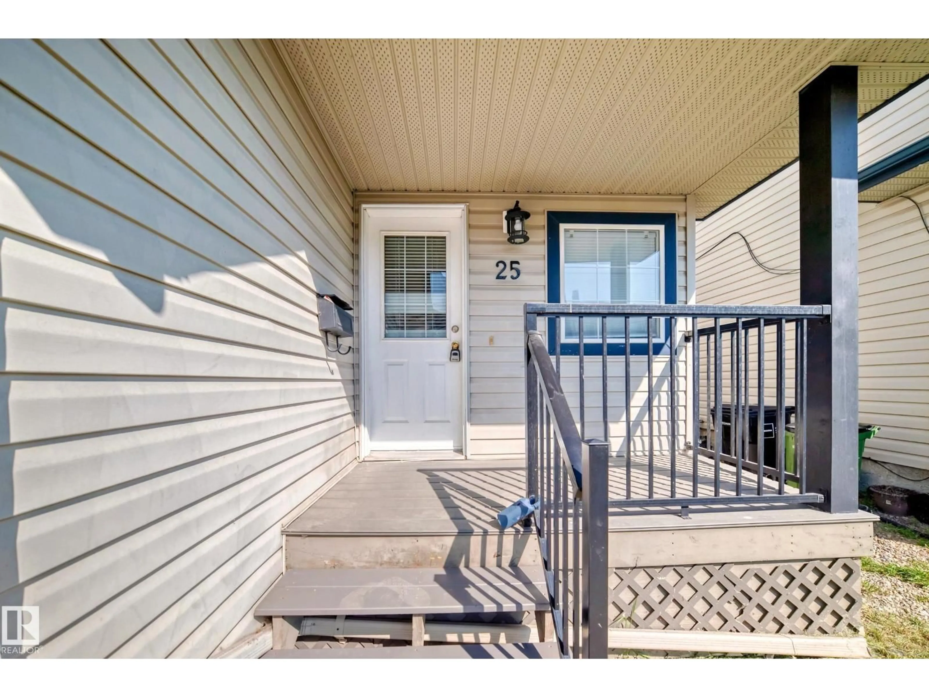Indoor entryway for 25 - 345 KIRKNESS RD, Edmonton Alberta T5Y2M7