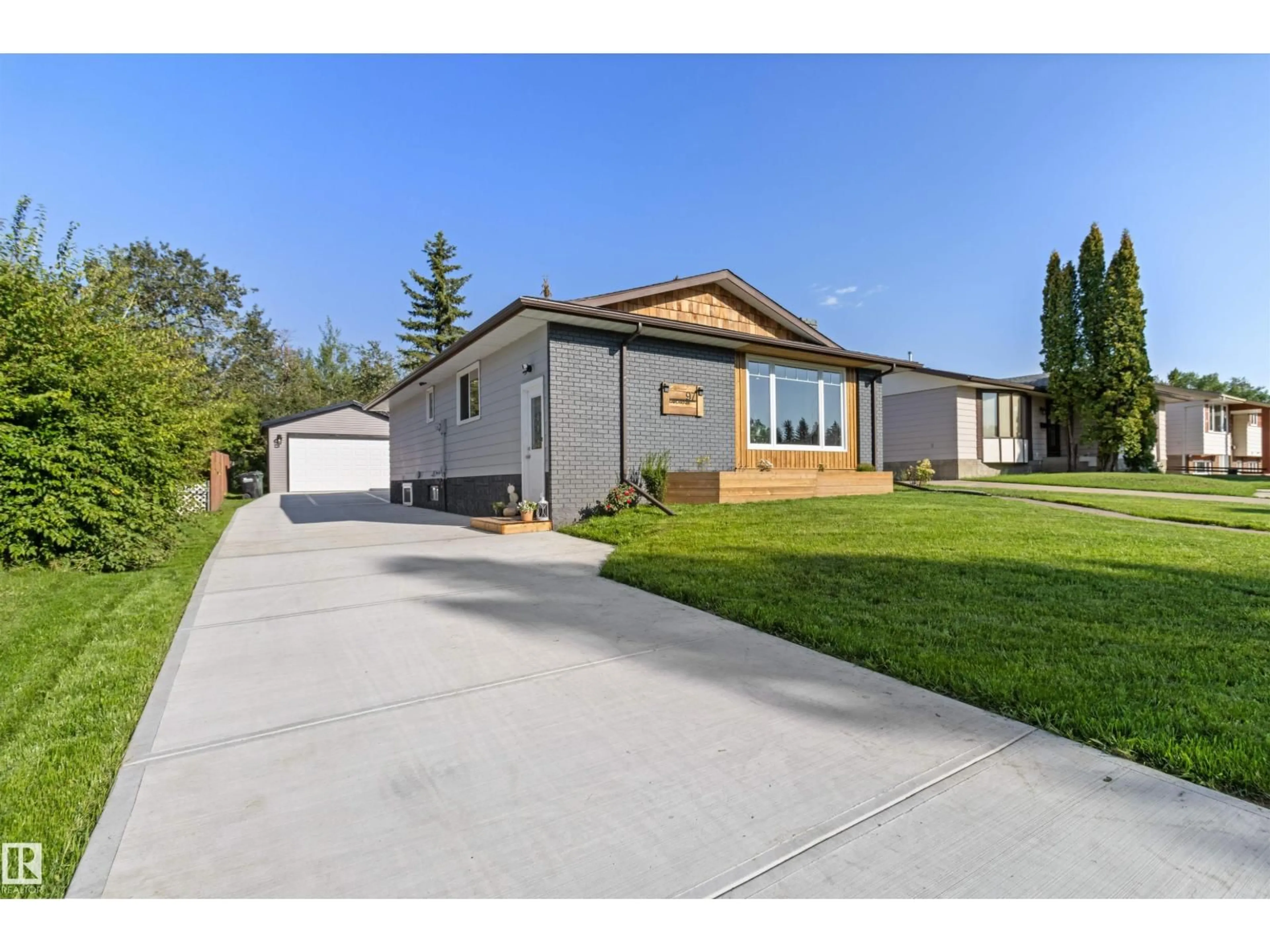 Home with vinyl exterior material, street for 97 GARLAND CR, Sherwood Park Alberta T8A2P9