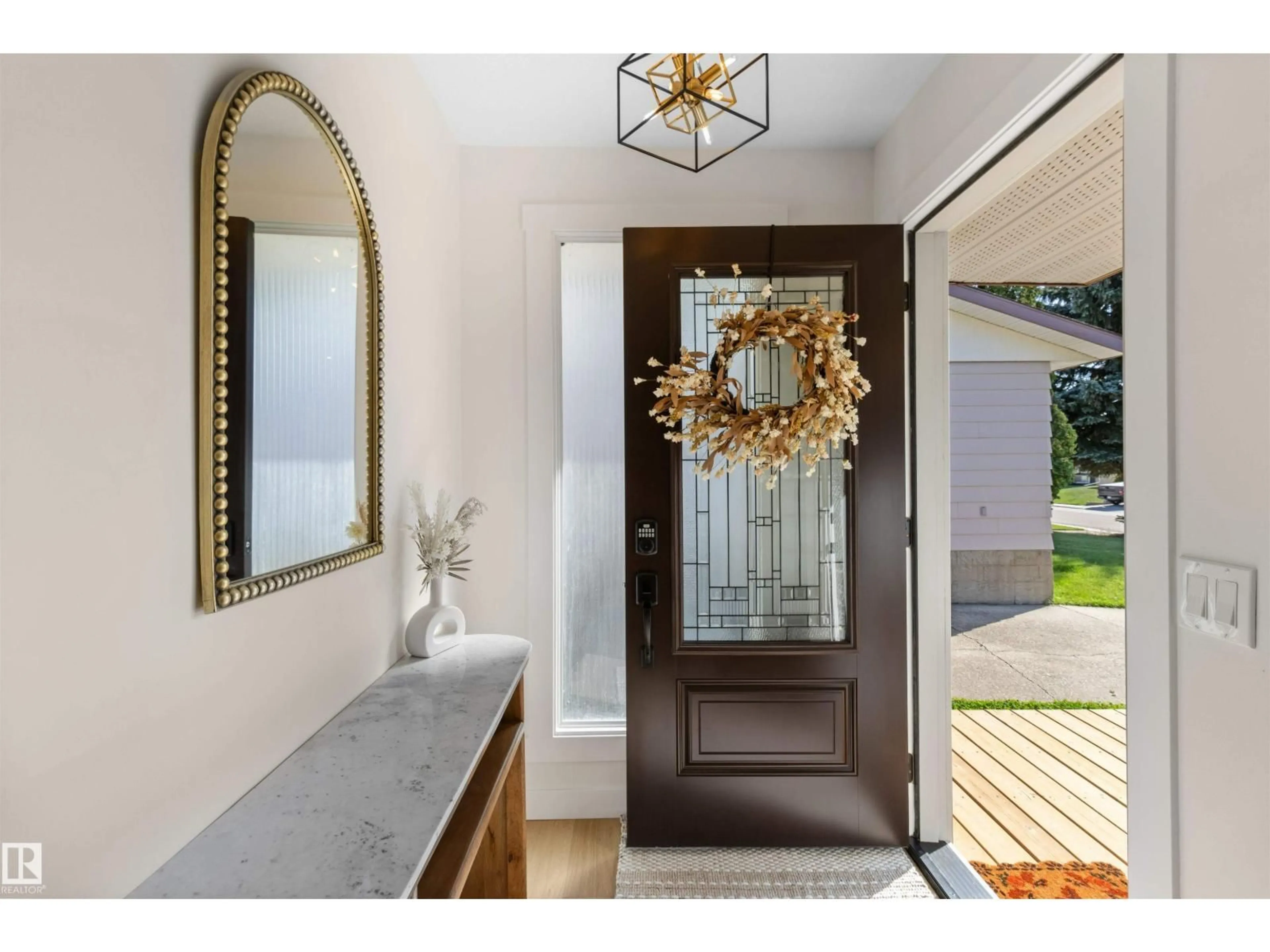 Indoor entryway for 97 GARLAND CR, Sherwood Park Alberta T8A2P9