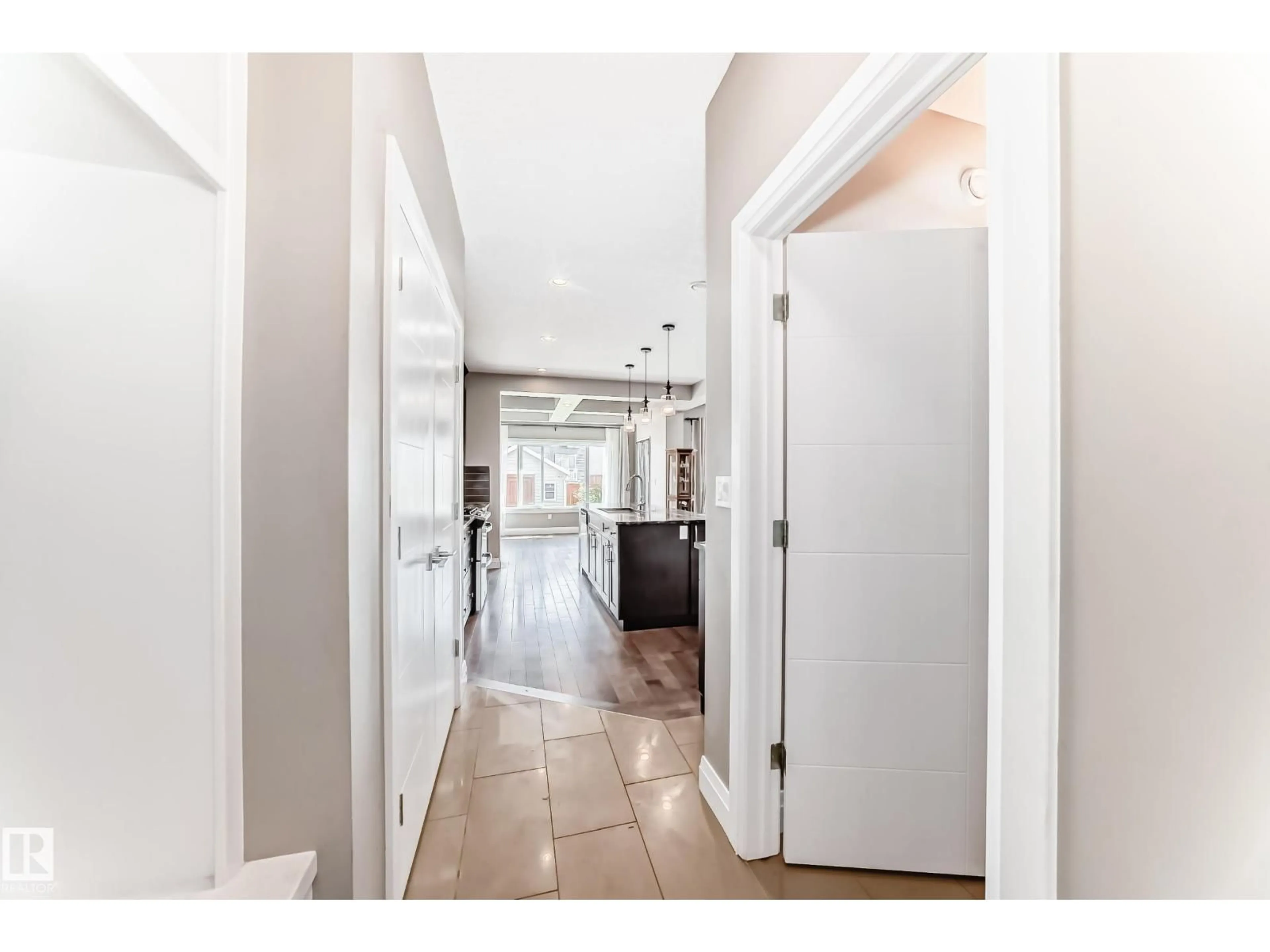 Indoor entryway for 4155 CHARLES LINK LI SW, Edmonton Alberta T6W3H1