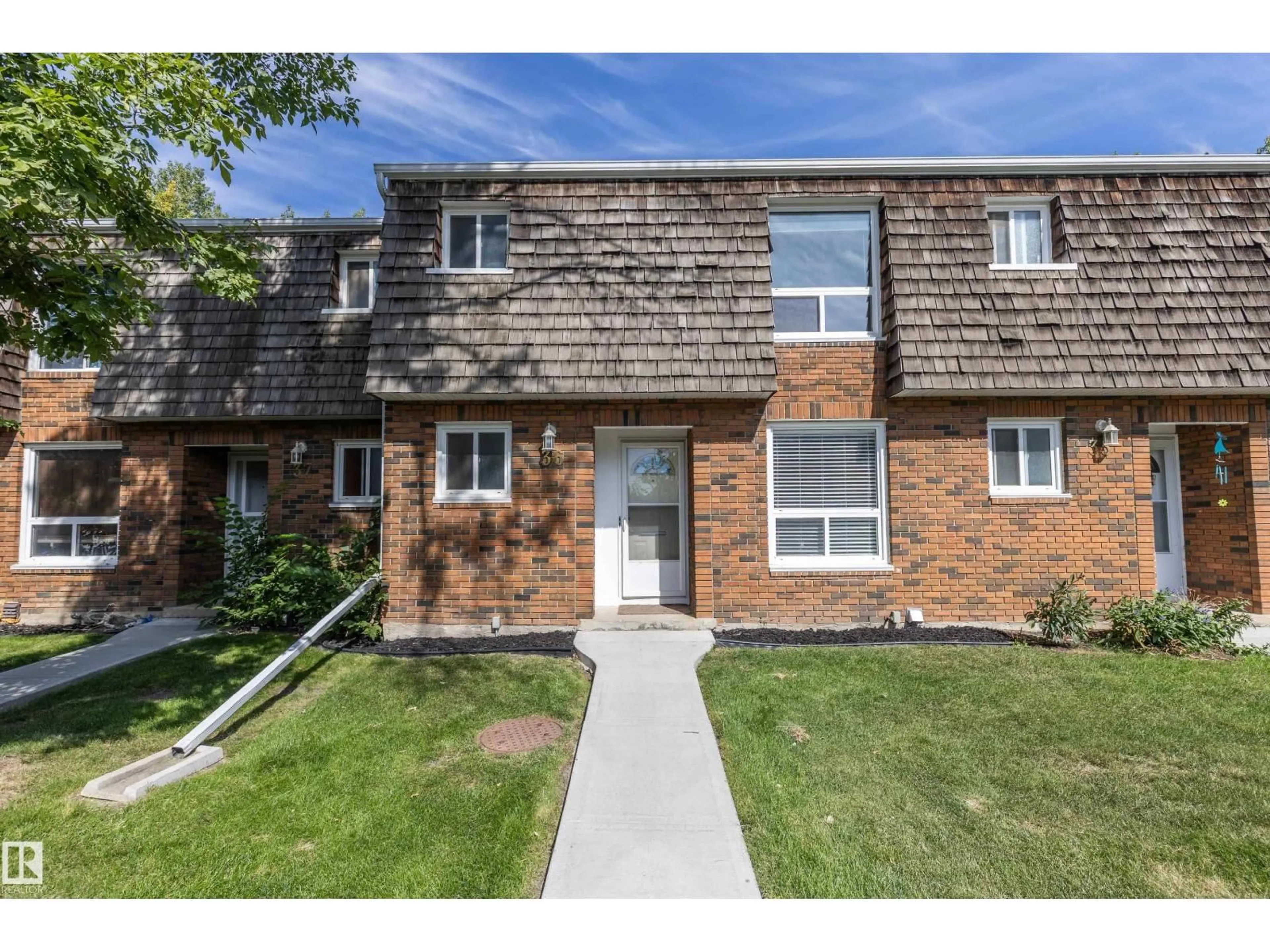 A pic from outside/outdoor area/front of a property/back of a property/a pic from drone, street for 36 GREAT OA, Sherwood Park Alberta T8A0V8