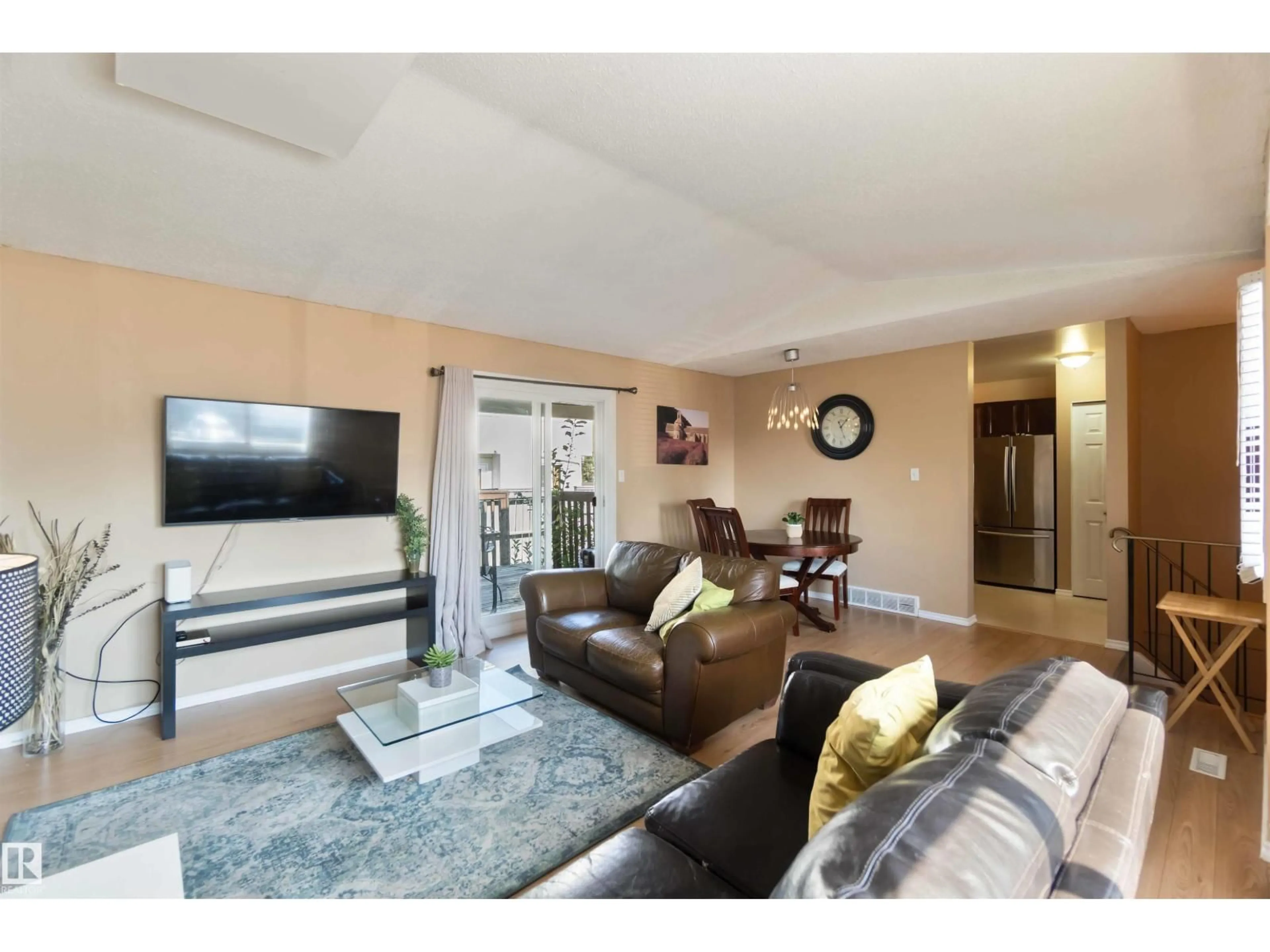 Living room with furniture, unknown for 546 WILLOW CO, Edmonton Alberta T5T2K7