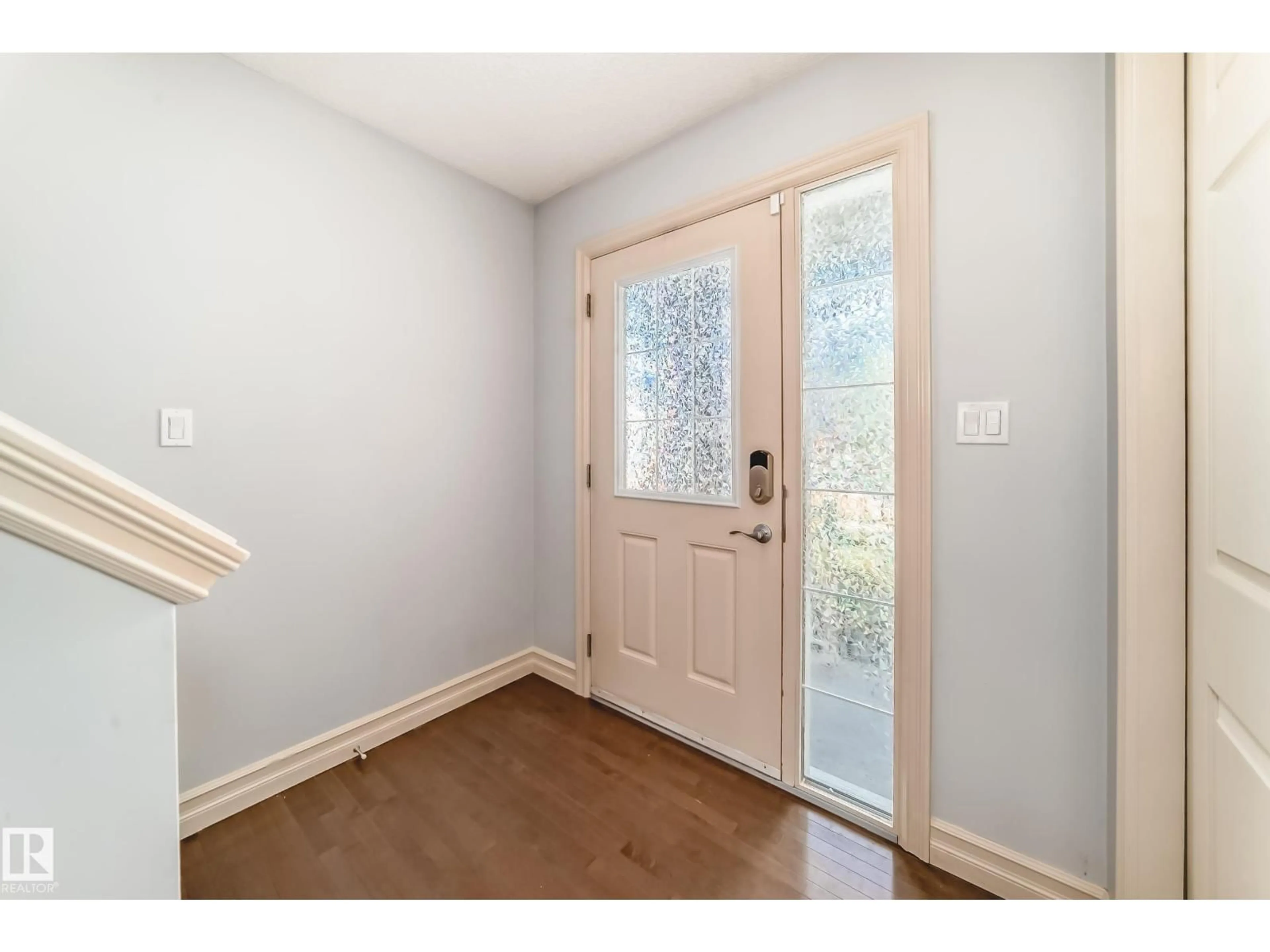 Indoor entryway for 20 DICKENS ST, Fort Saskatchewan Alberta T8L0M8