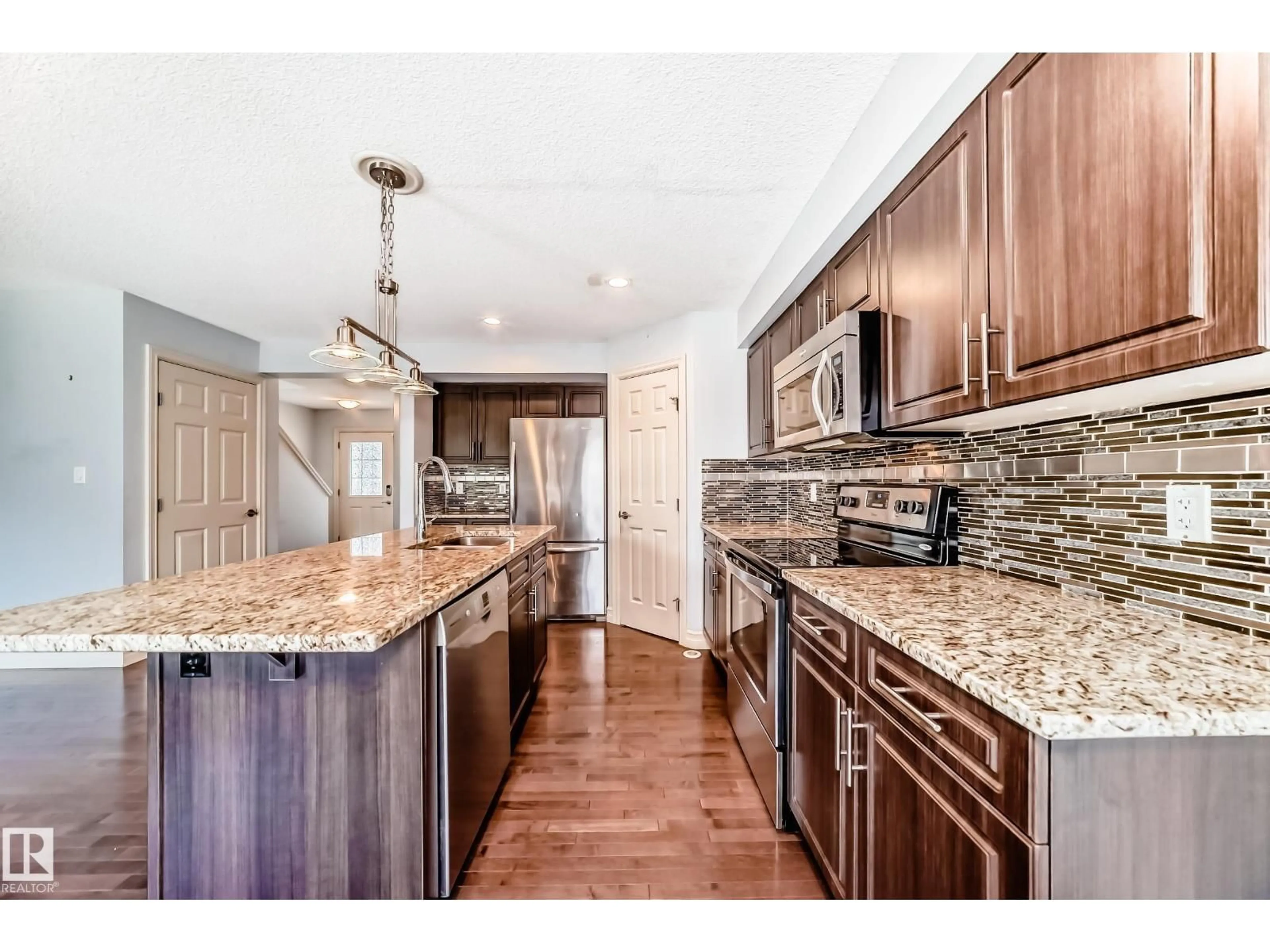 Open concept kitchen, unknown for 20 DICKENS ST, Fort Saskatchewan Alberta T8L0M8