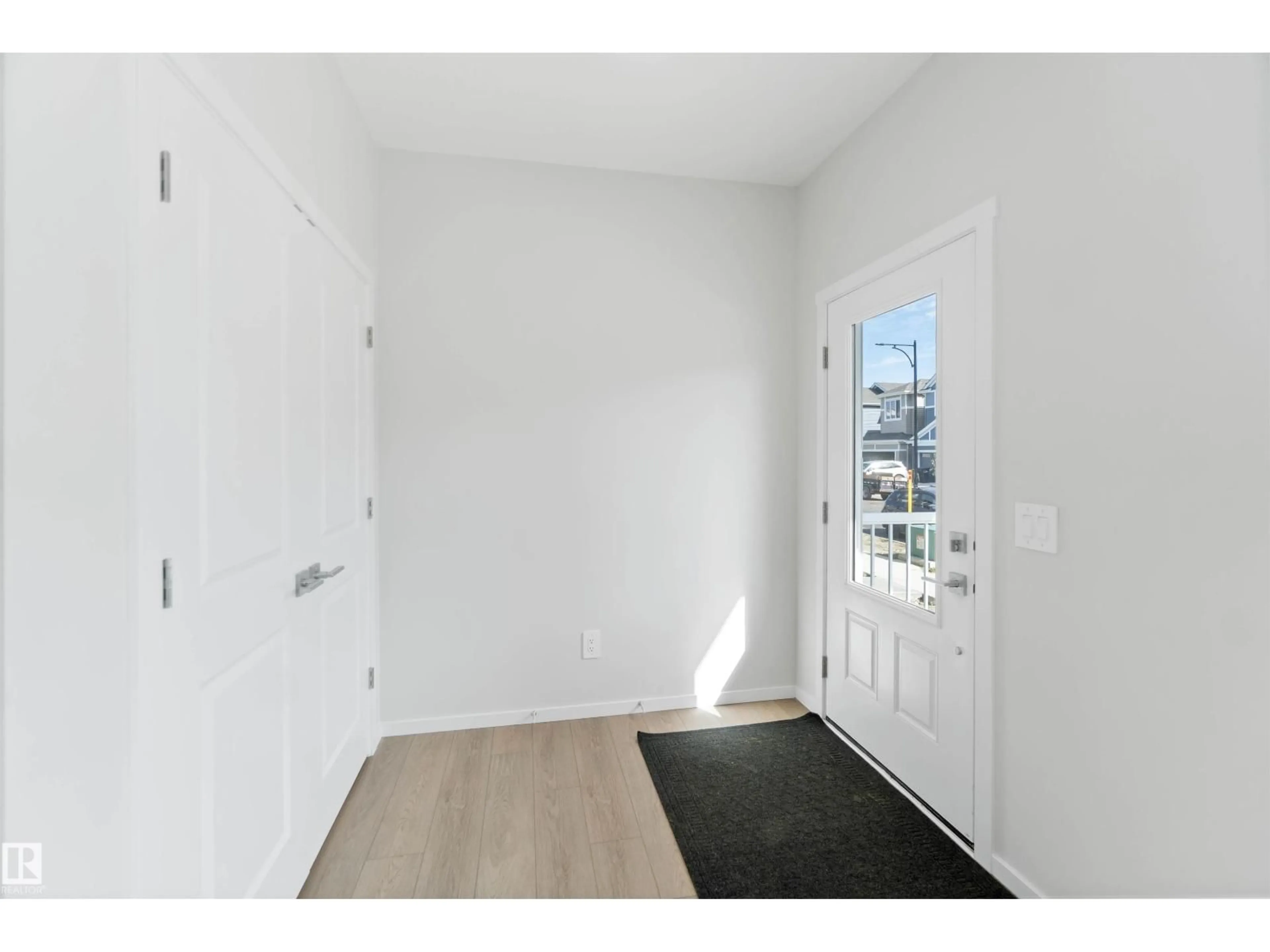 Indoor entryway for 3648 213 ST, Edmonton Alberta T6M3C1