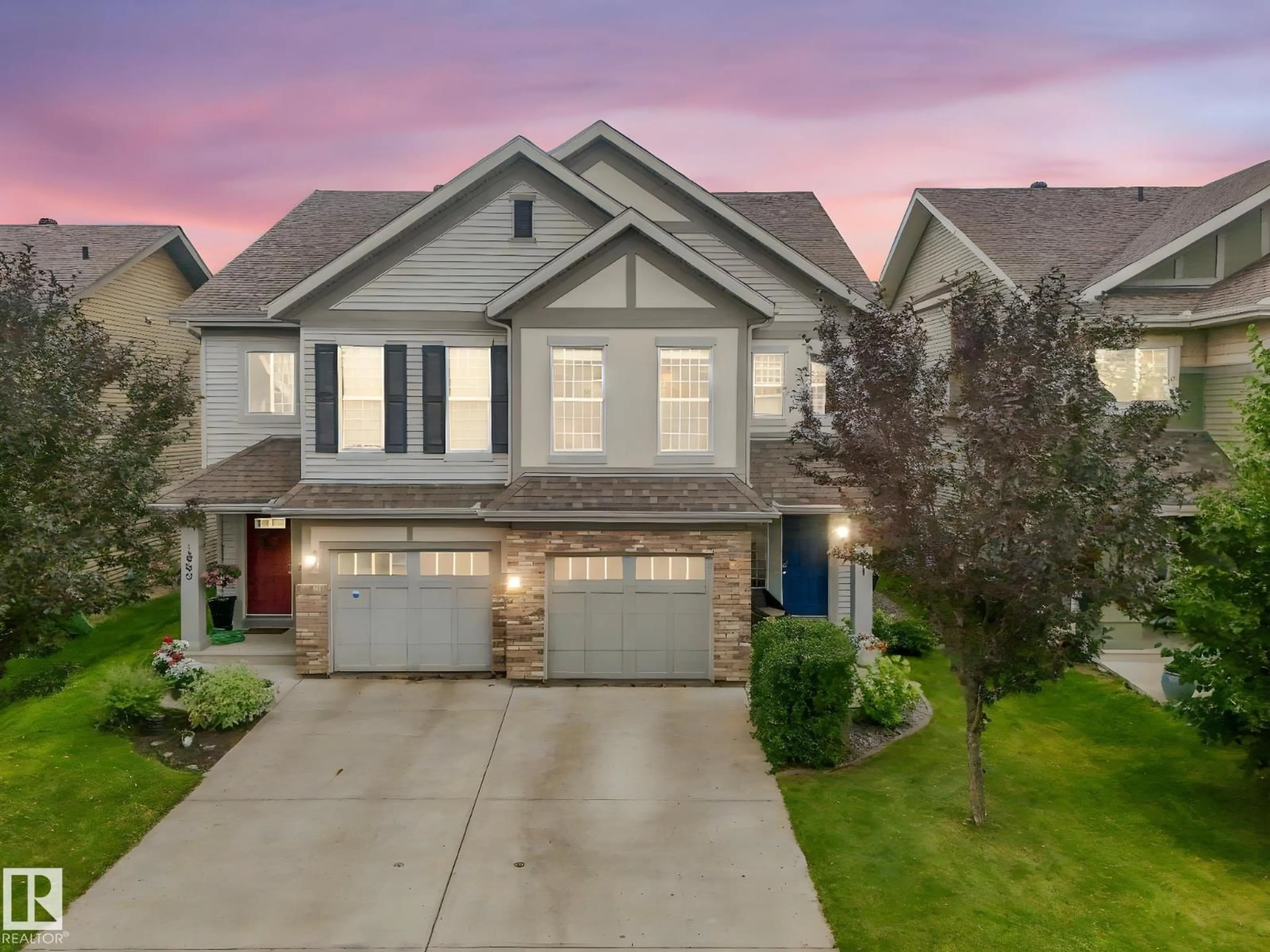 A pic from outside/outdoor area/front of a property/back of a property/a pic from drone, street for SW - 1671 CHAPMAN WY, Edmonton Alberta T6W0Y5