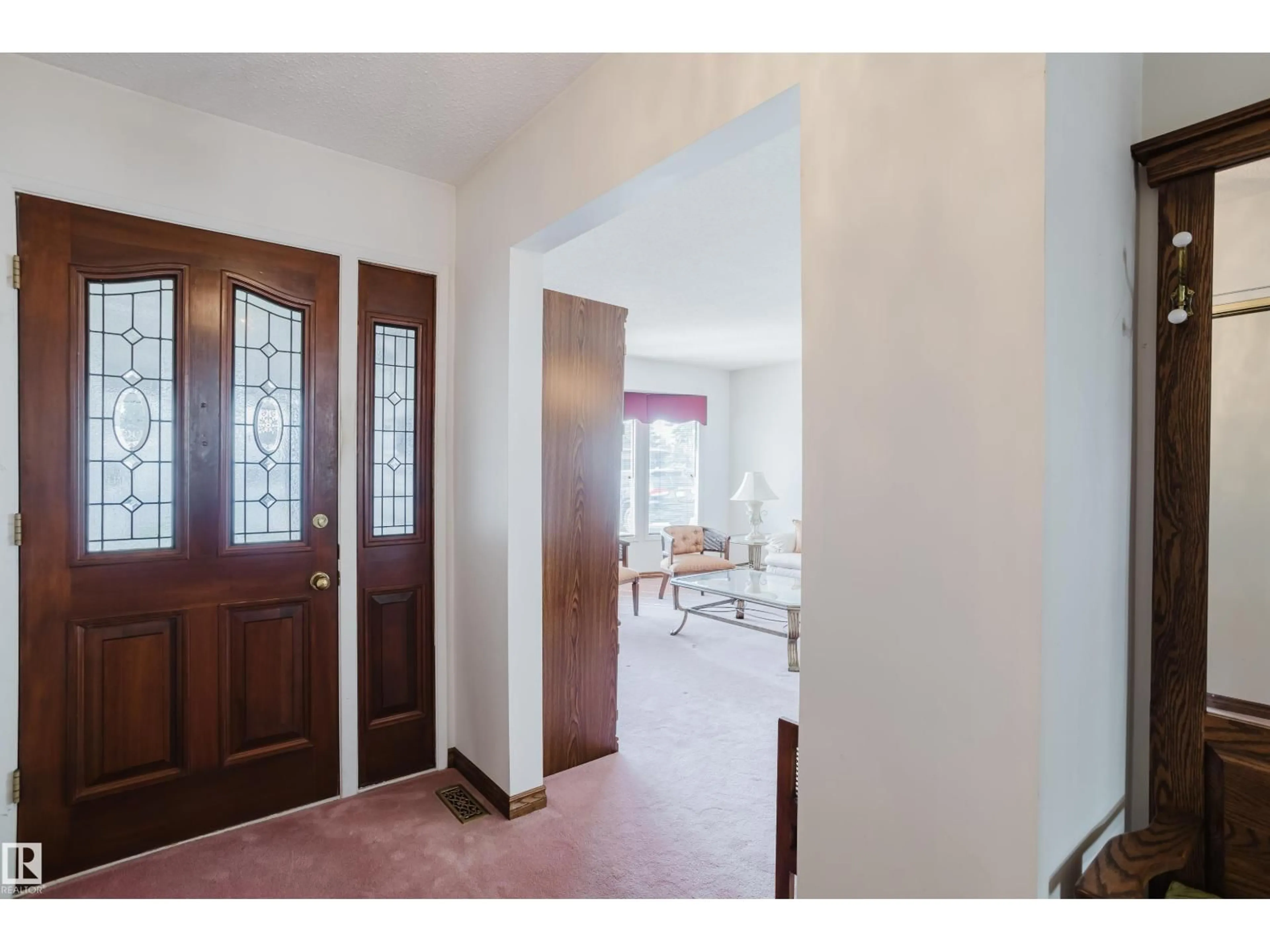 Indoor entryway for 17021 108 ST, Edmonton Alberta T5X3C3