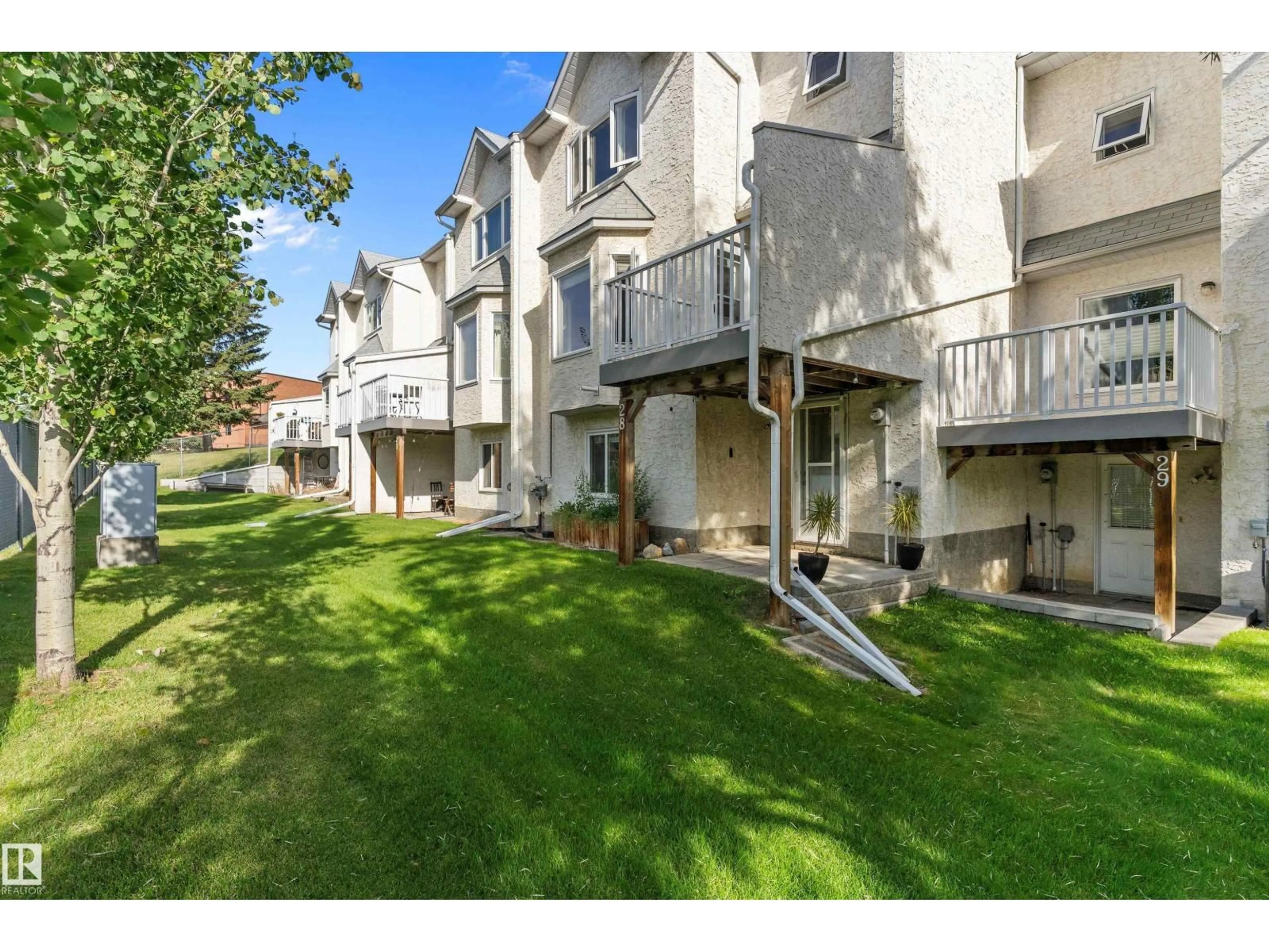 Patio, street for 28 - 3520 60 ST, Edmonton Alberta T6L6H5