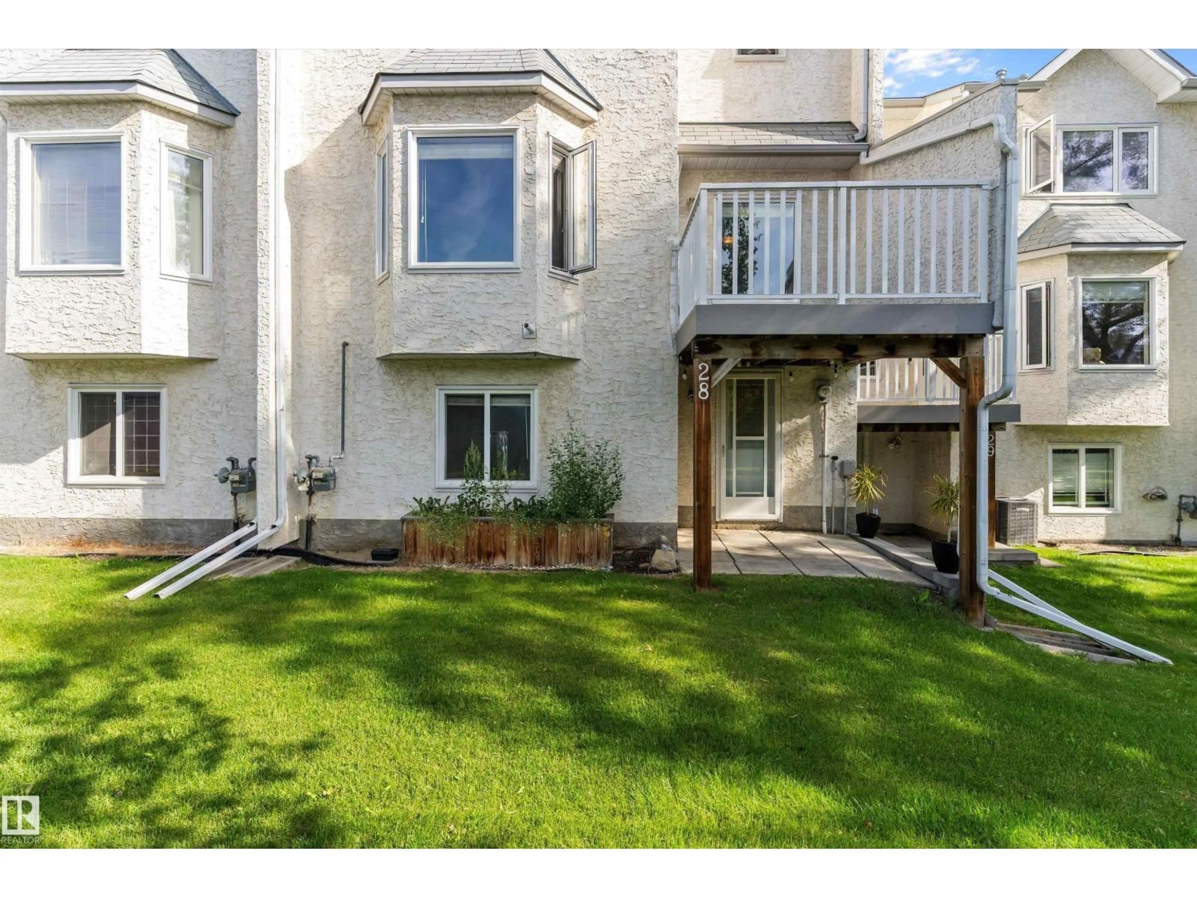 Patio, street for 28 - 3520 60 ST, Edmonton Alberta T6L6H5