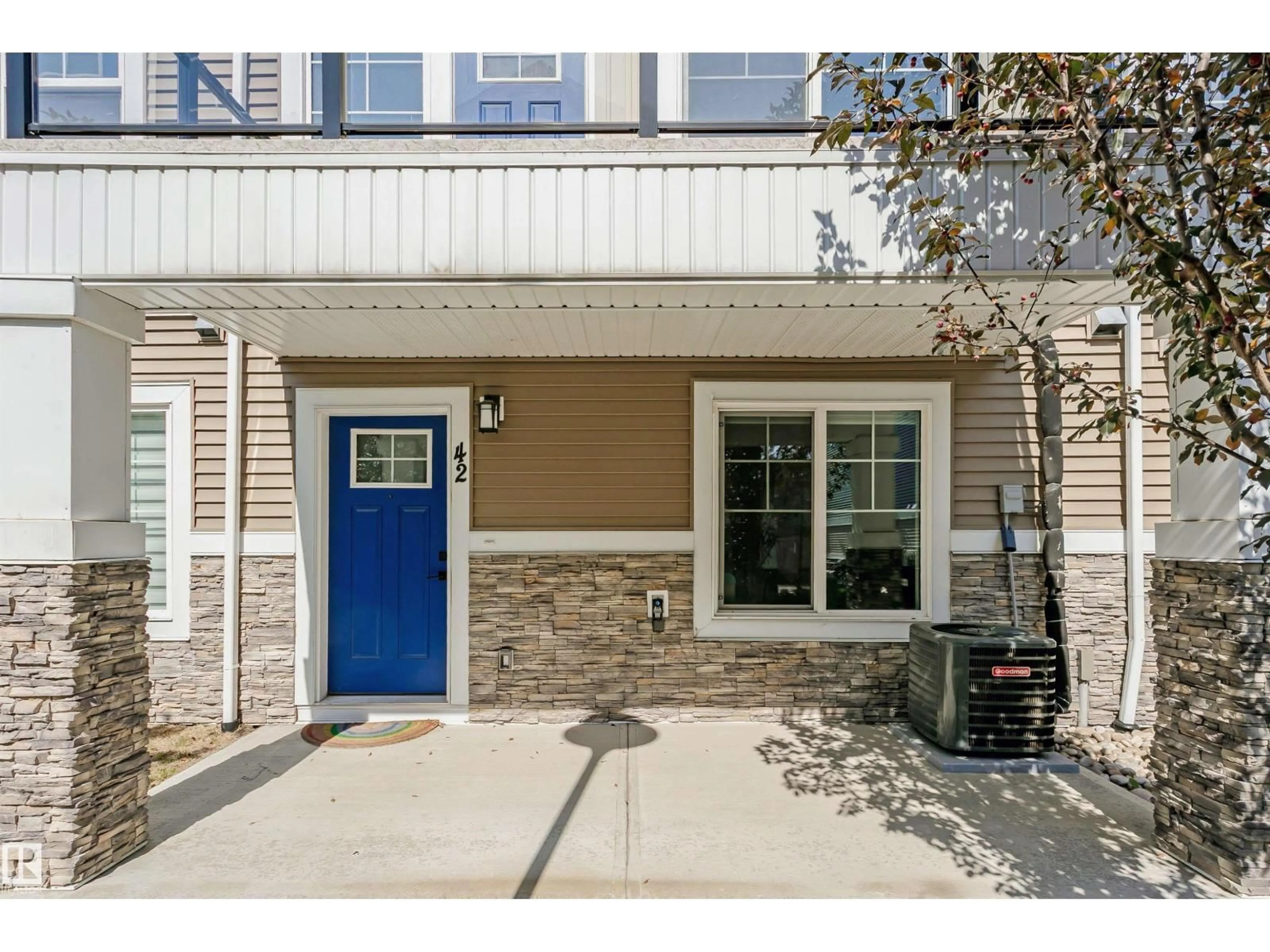 Indoor entryway for #42 - 230 EDGEMONT RD, Edmonton Alberta T6M0Y8
