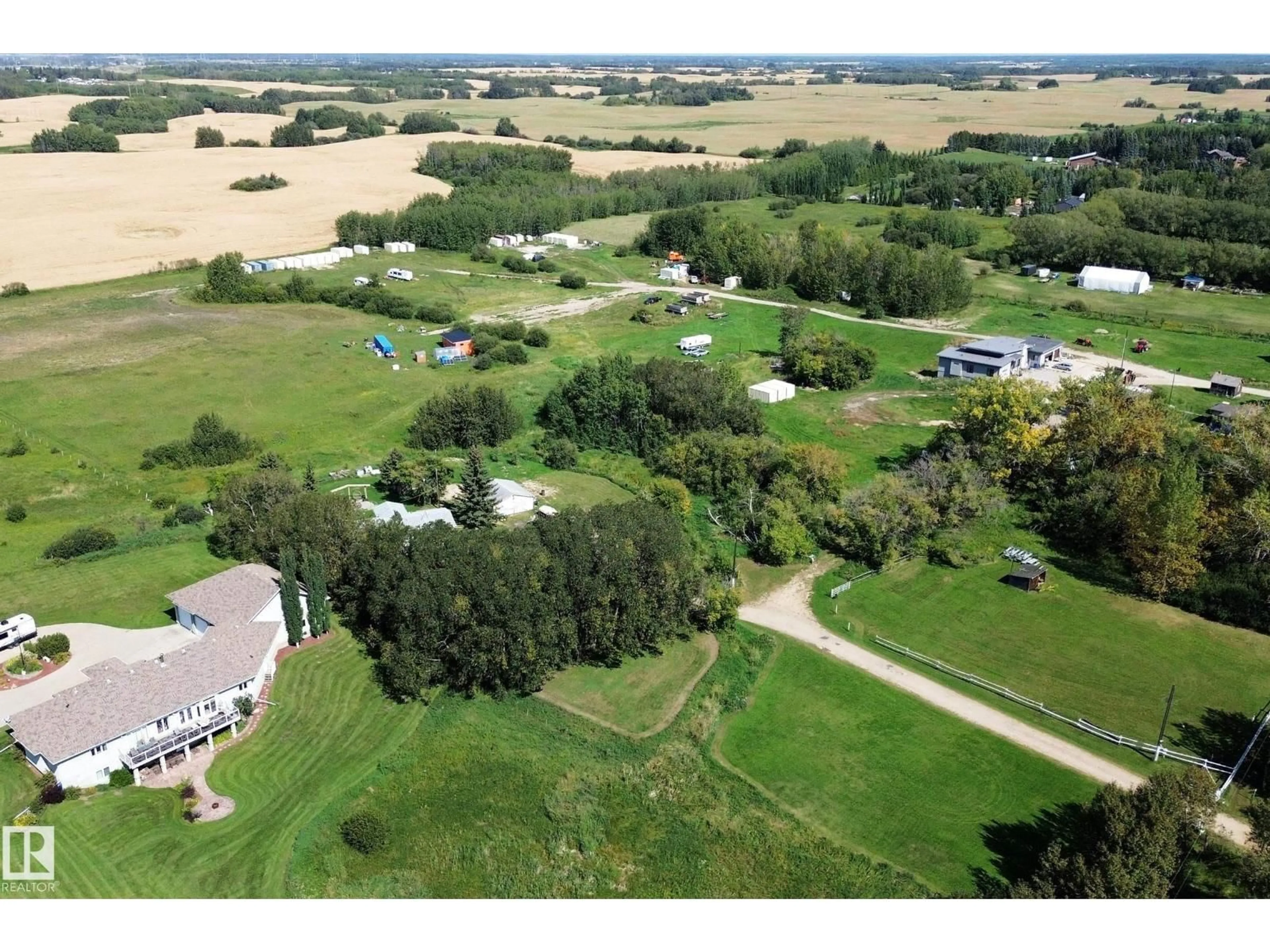 A pic from outside/outdoor area/front of a property/back of a property/a pic from drone, water/lake/river/ocean view for 3054 28 AV, Edmonton Alberta T6X1A5
