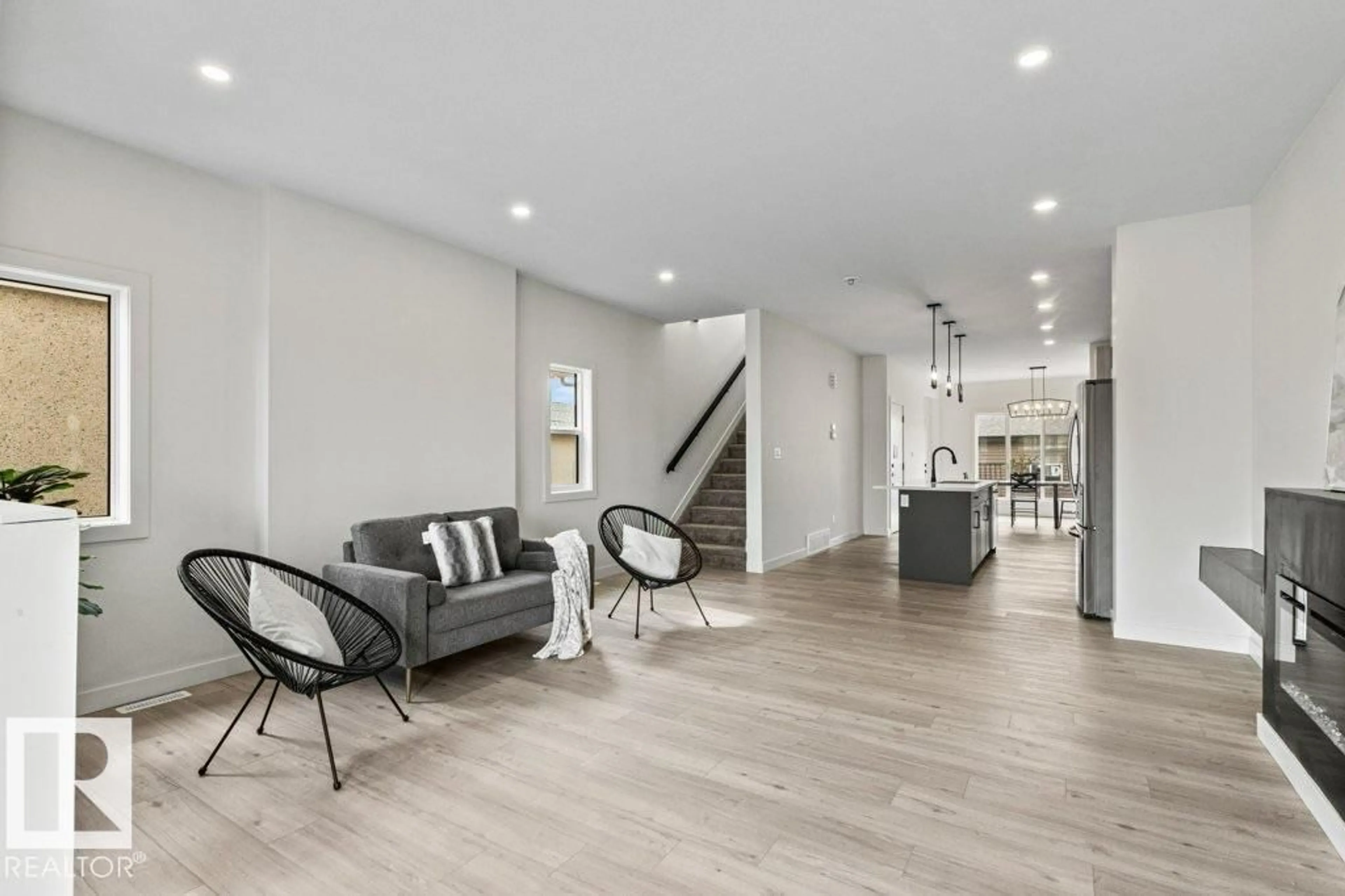 Unknown for NW - 9826 158 ST, Edmonton Alberta T5P2X3
