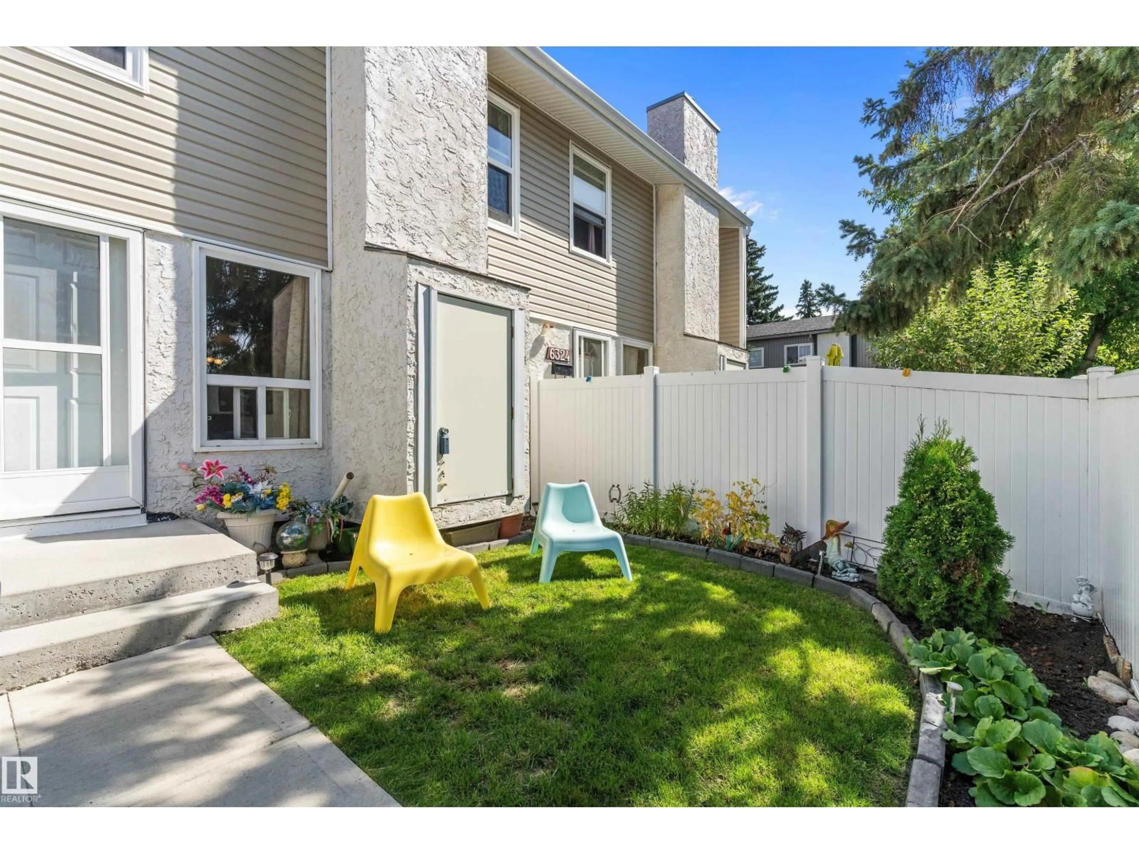 Patio, street for 6322 184 ST, Edmonton Alberta T5T2N8