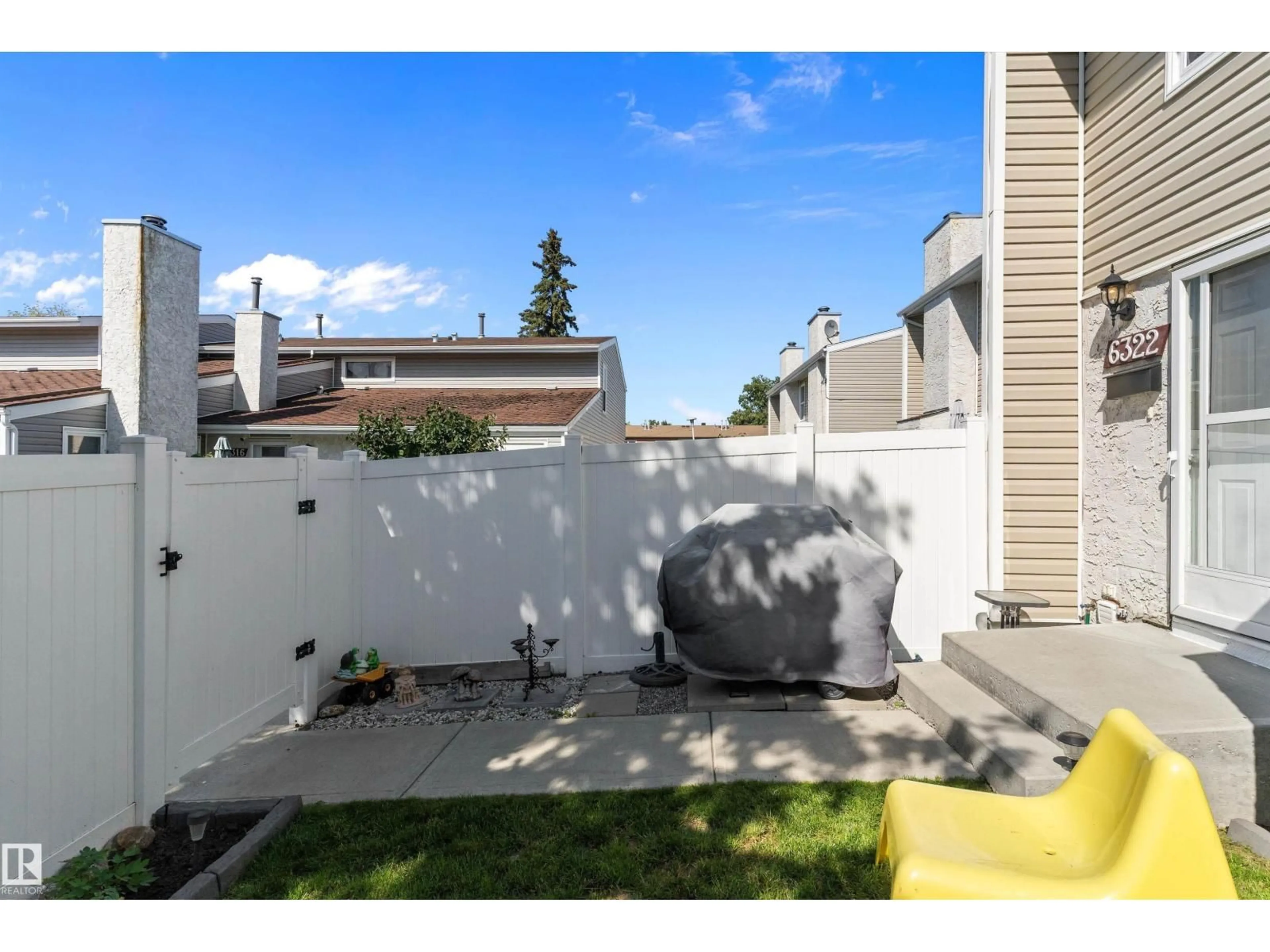 Patio, street for 6322 184 ST, Edmonton Alberta T5T2N8